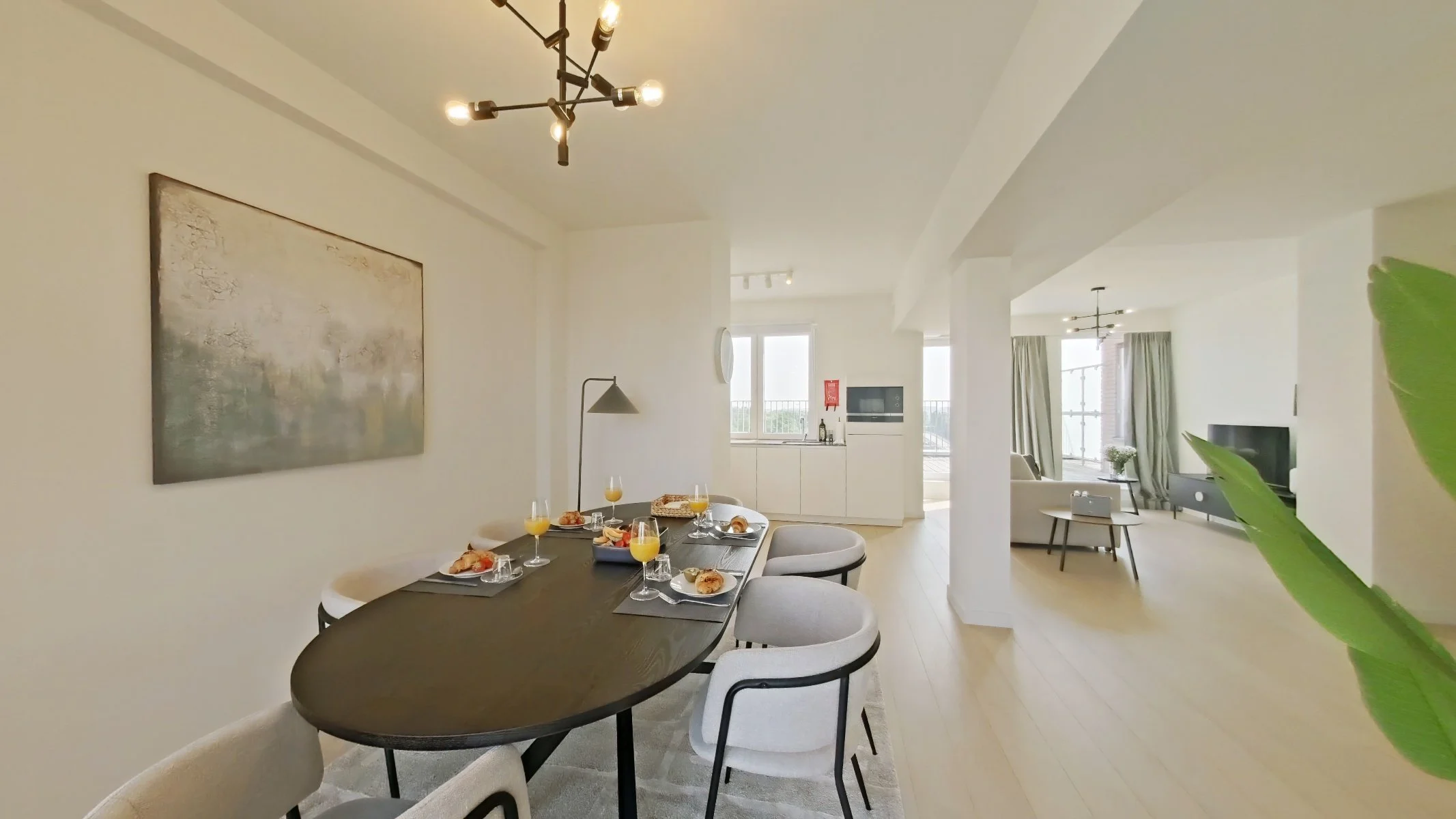 Living Room  (6).jpg