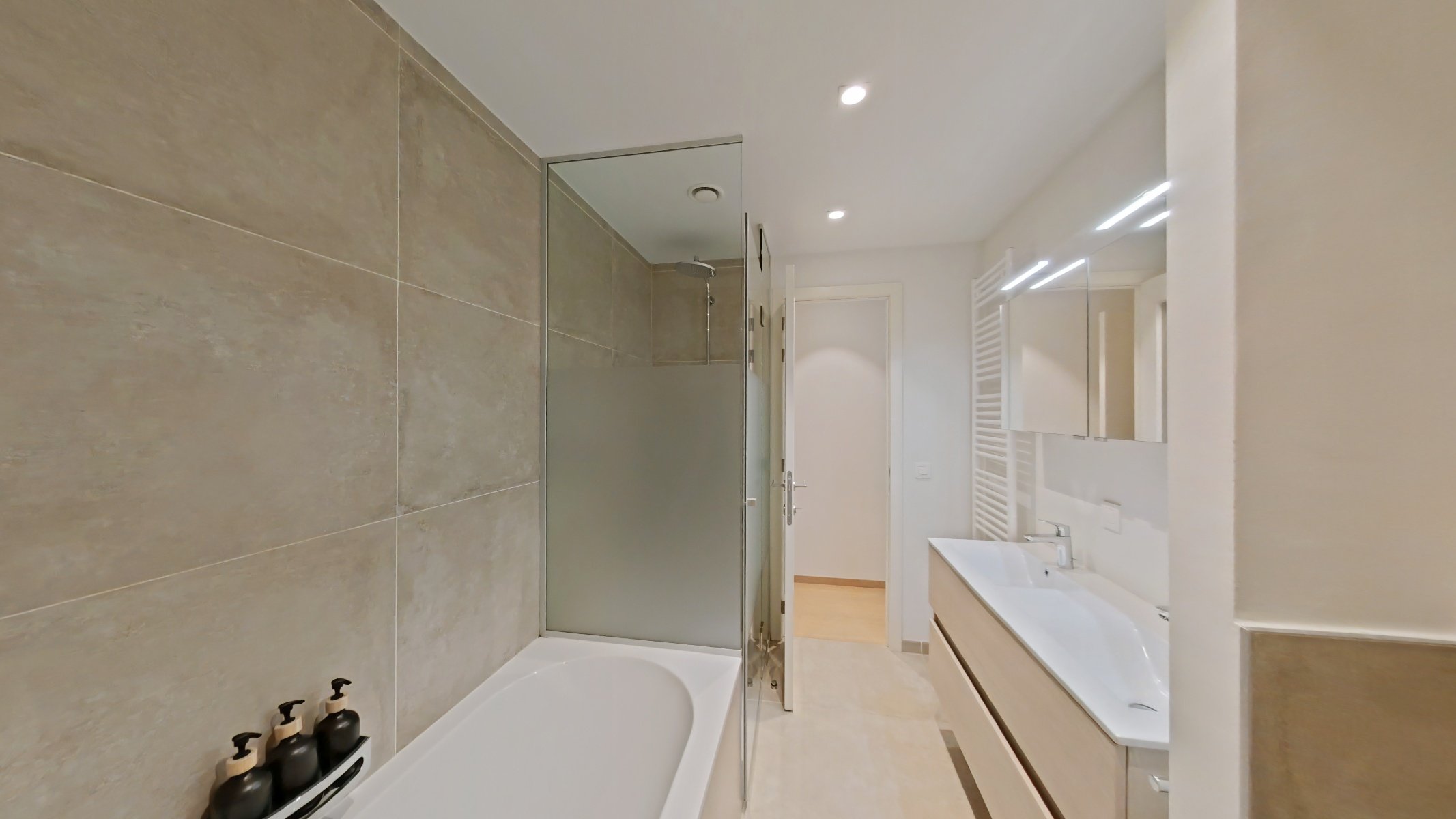 Bath Bedroom 3.1.jpg