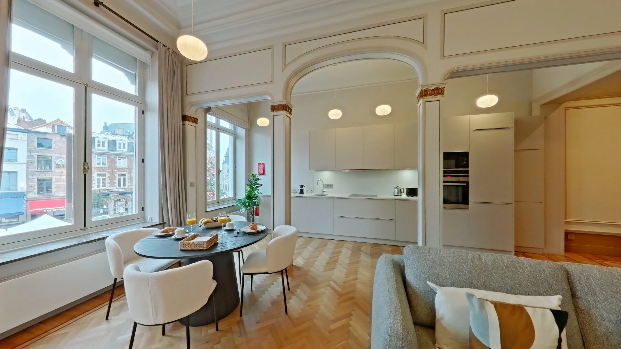 Living Bedroom (2).jpg