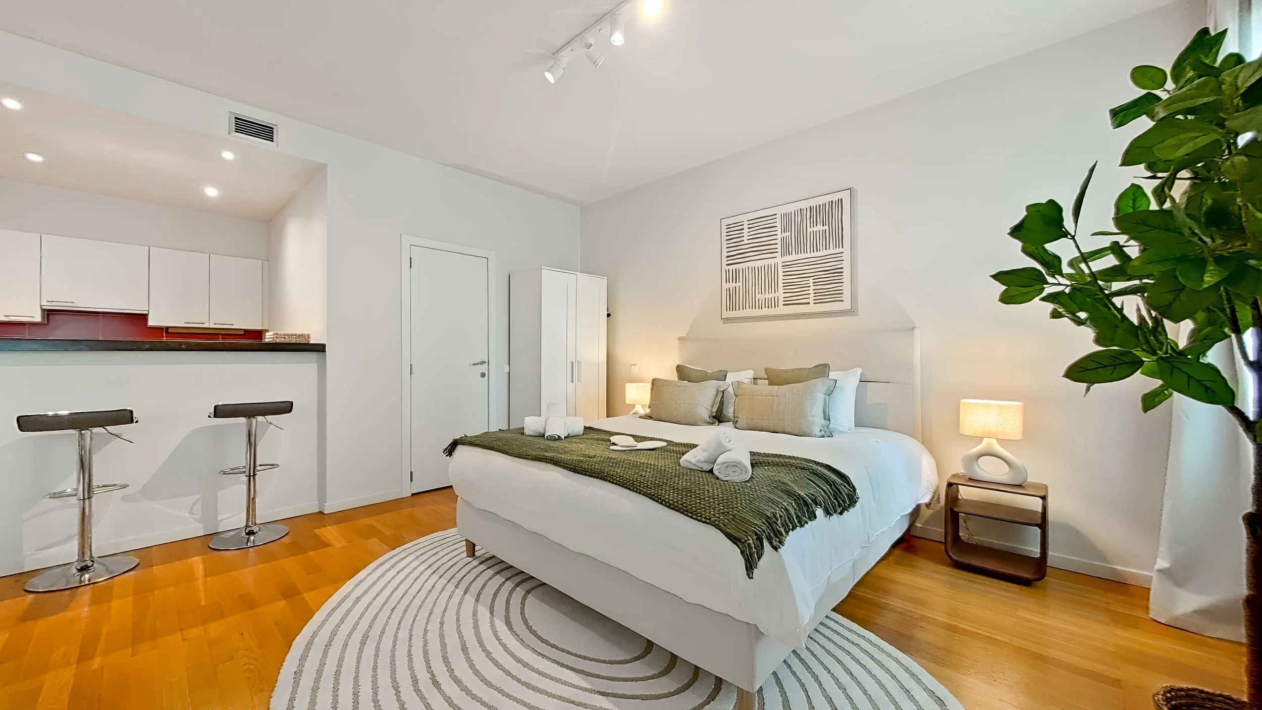 Bedroom (1)_edit.jpg