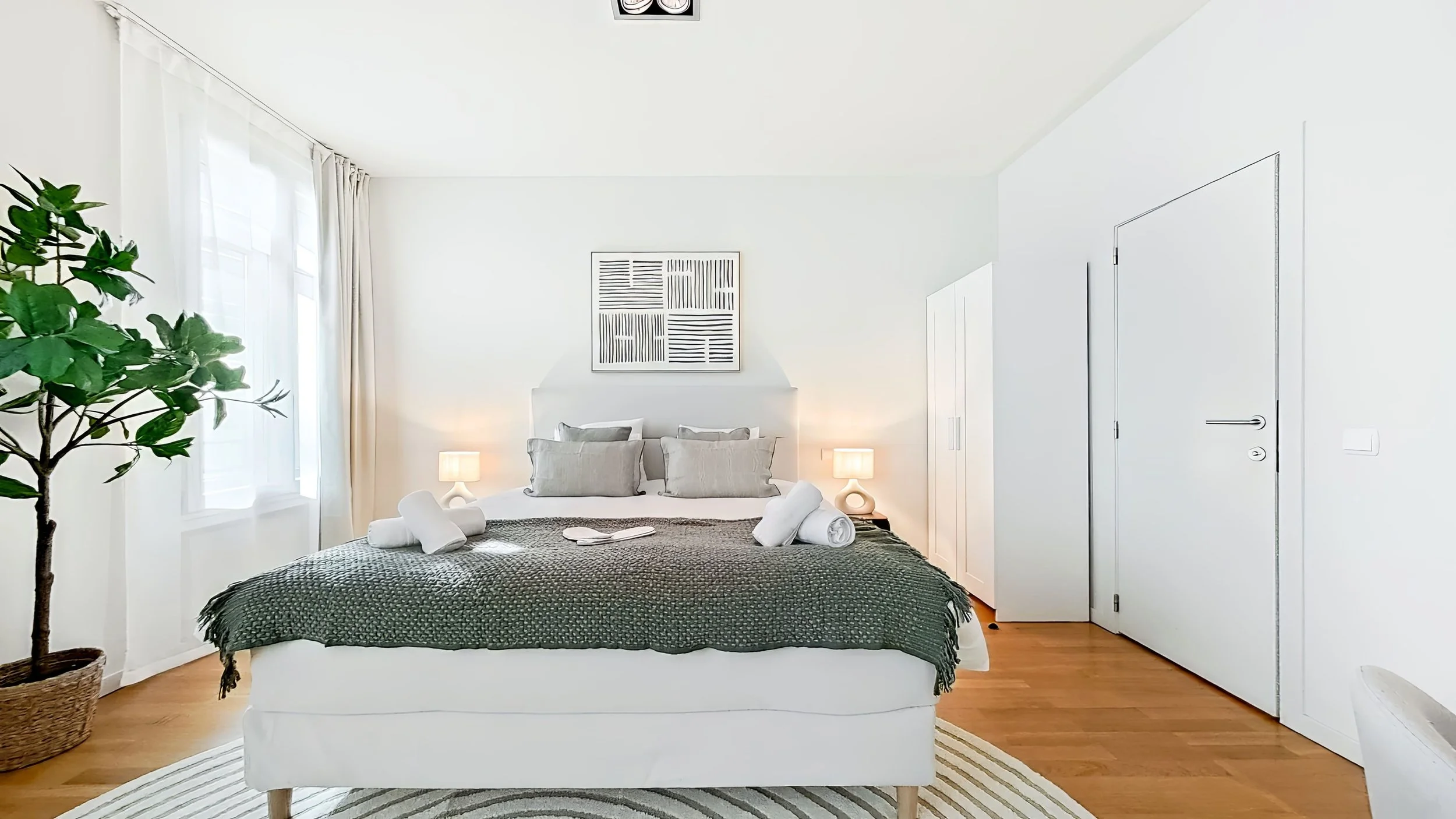 Bedroom (2)_edit.jpg