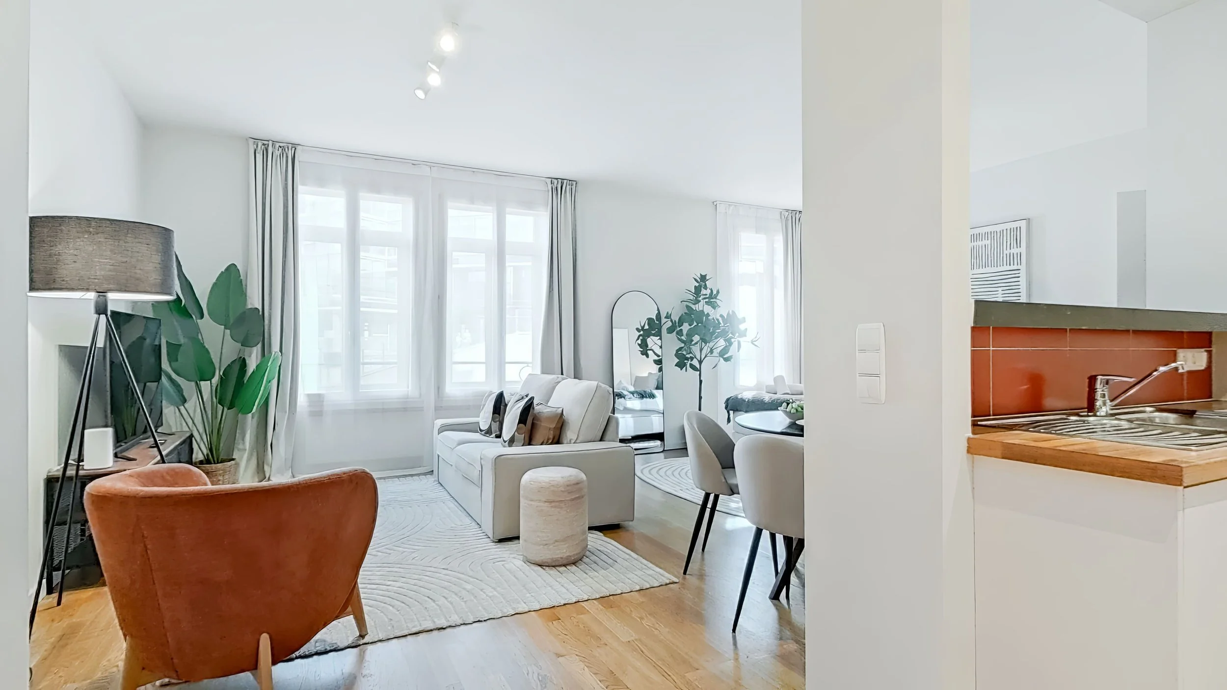 Entrance (2)_edit.jpg