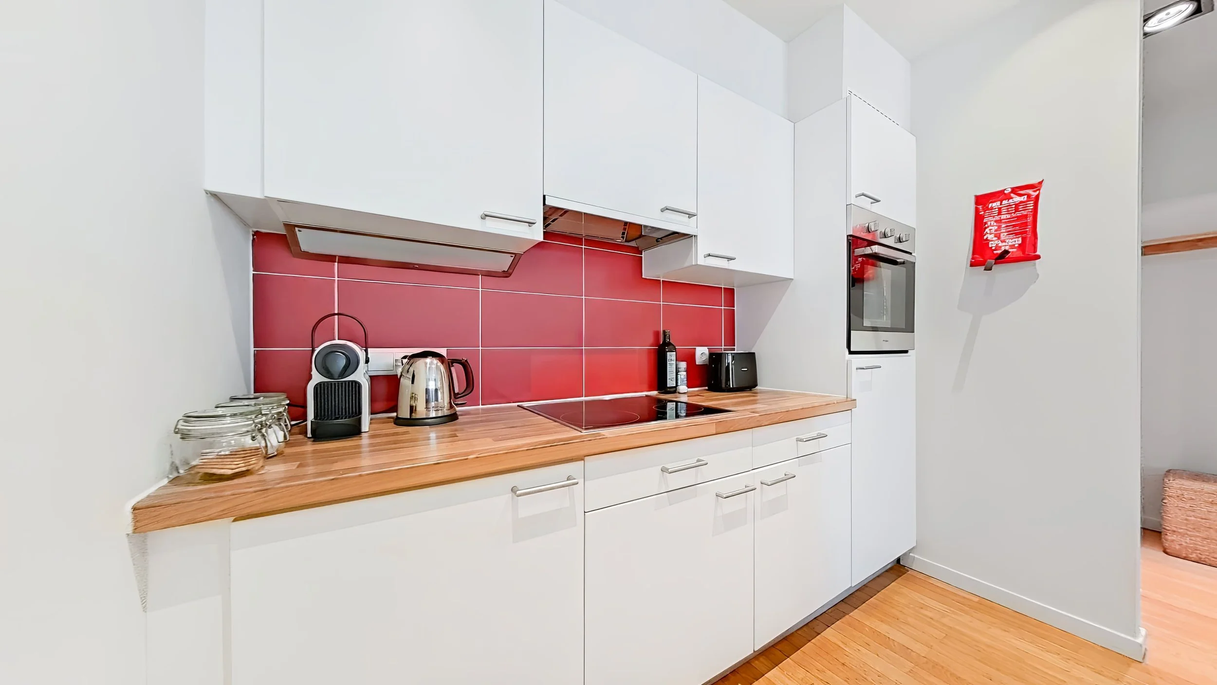 Kitchen (1)_edit.jpg