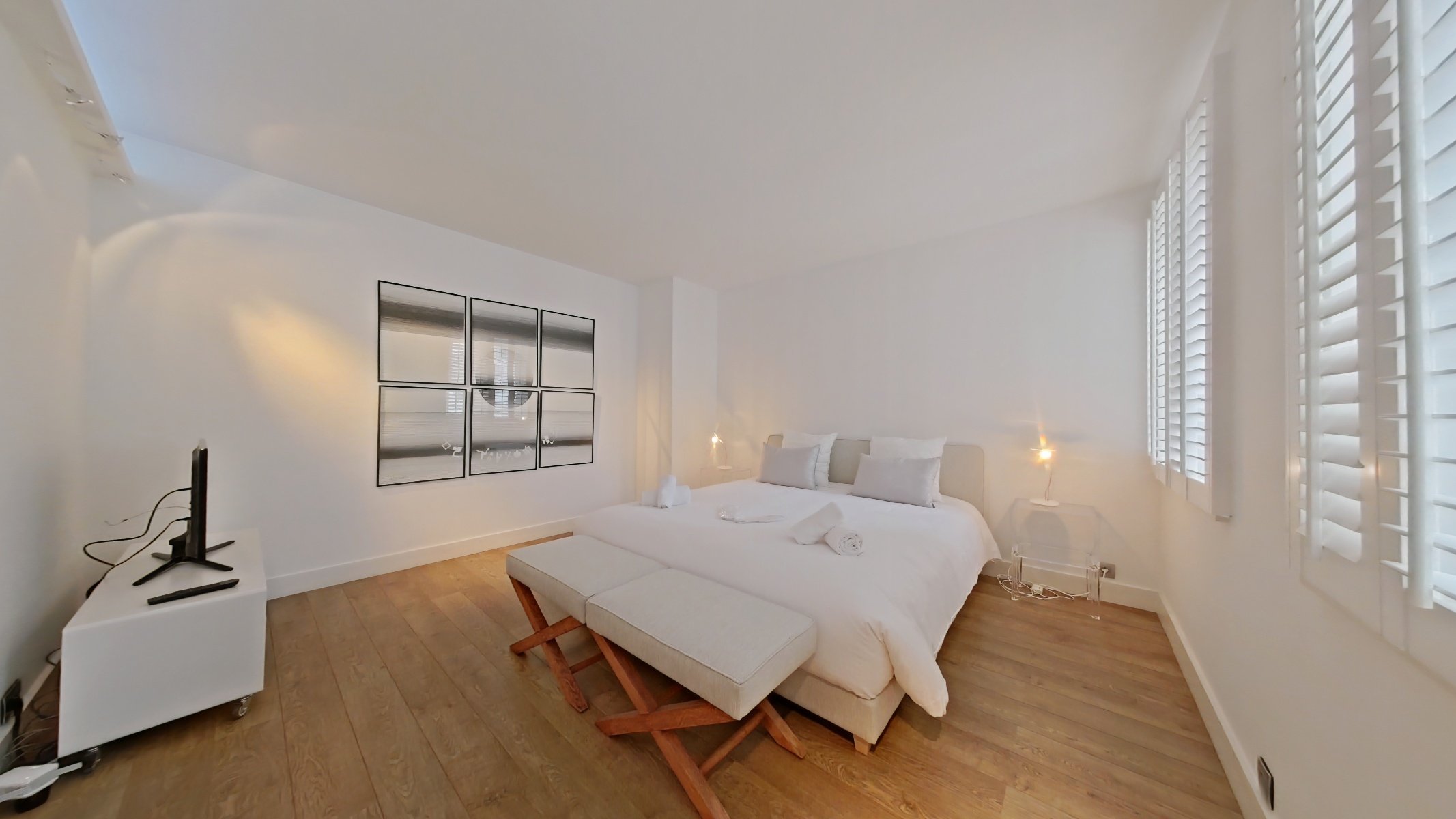 Bedroom 1 (3).jpg