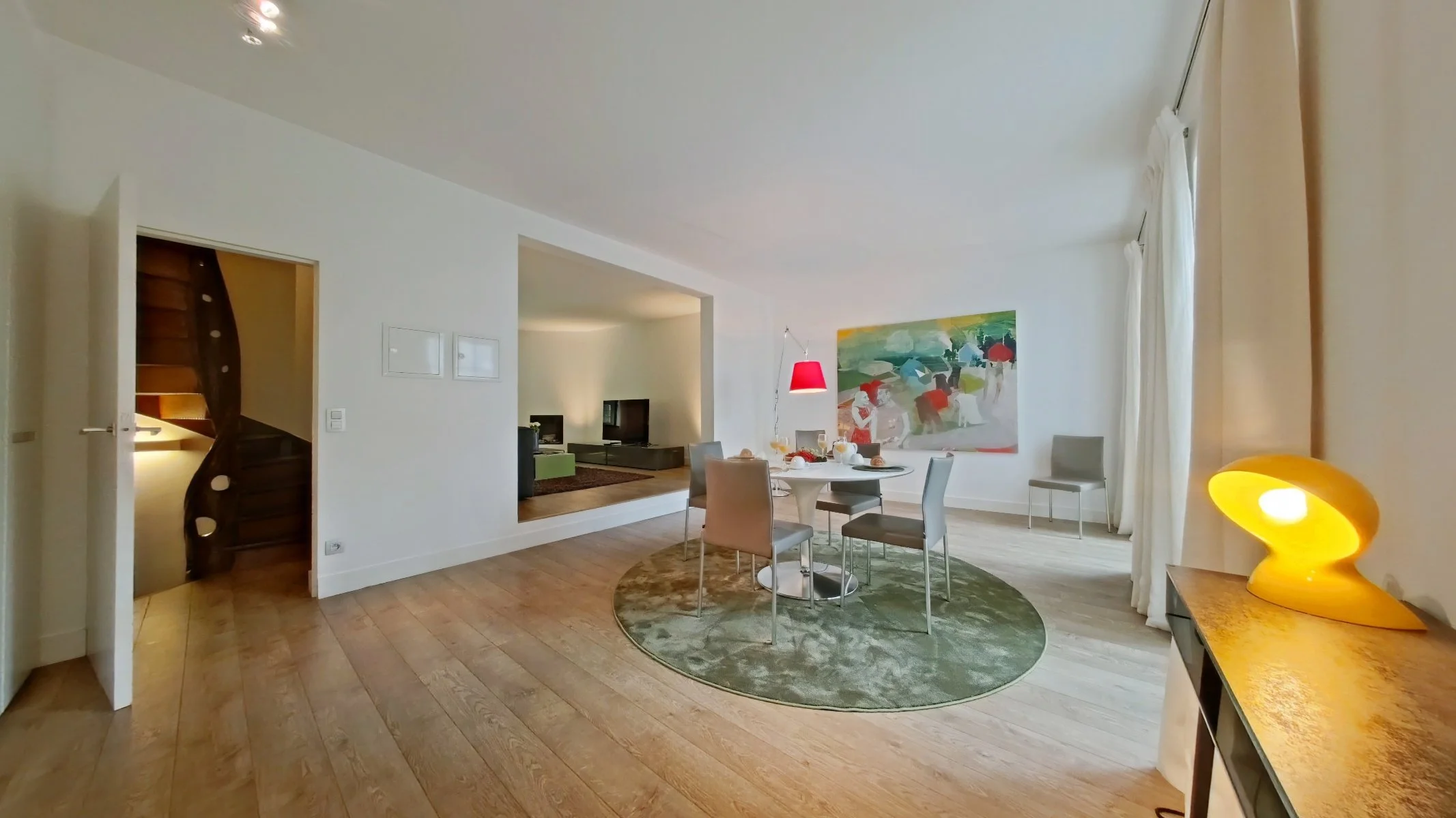 Living Room (2).jpg
