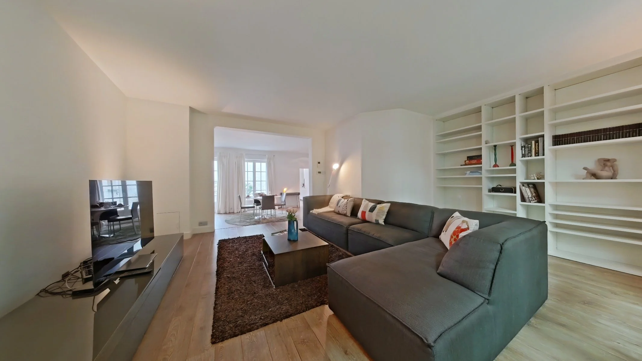 Living Room (8).jpg
