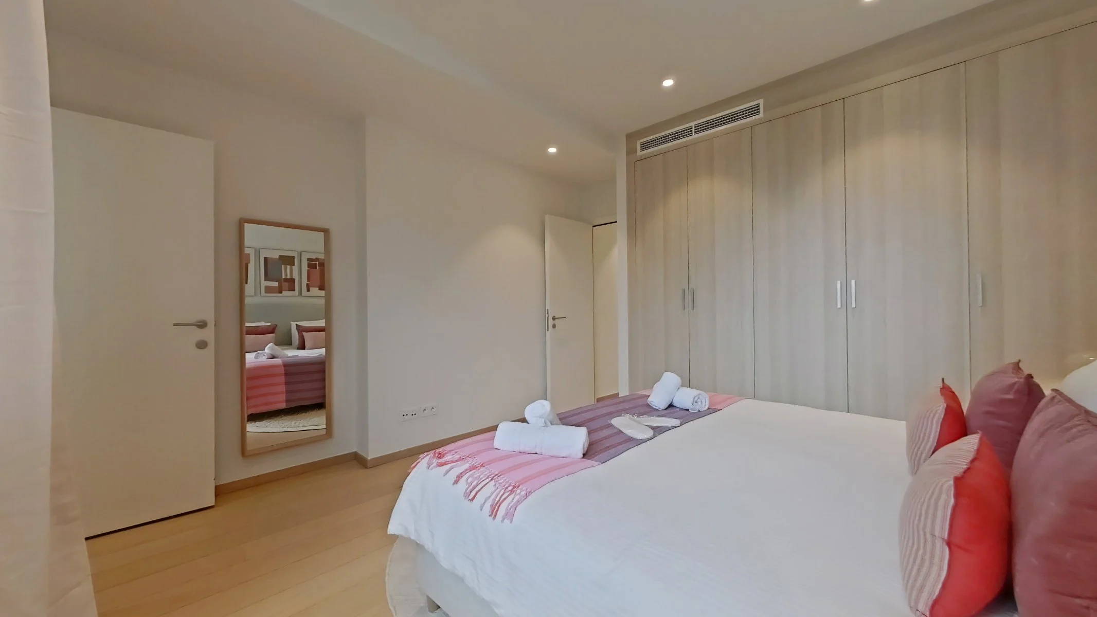 Bedroom 2 (5).jpg