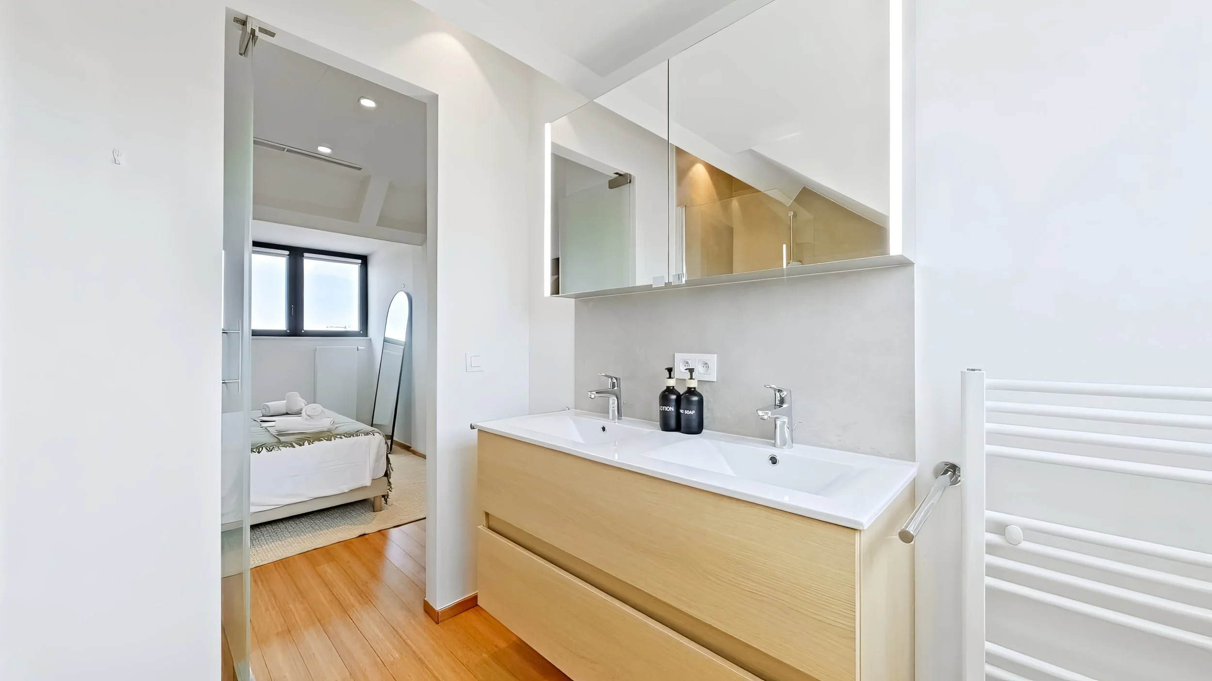 Bathroom Bed 2 (1)_edit.jpg