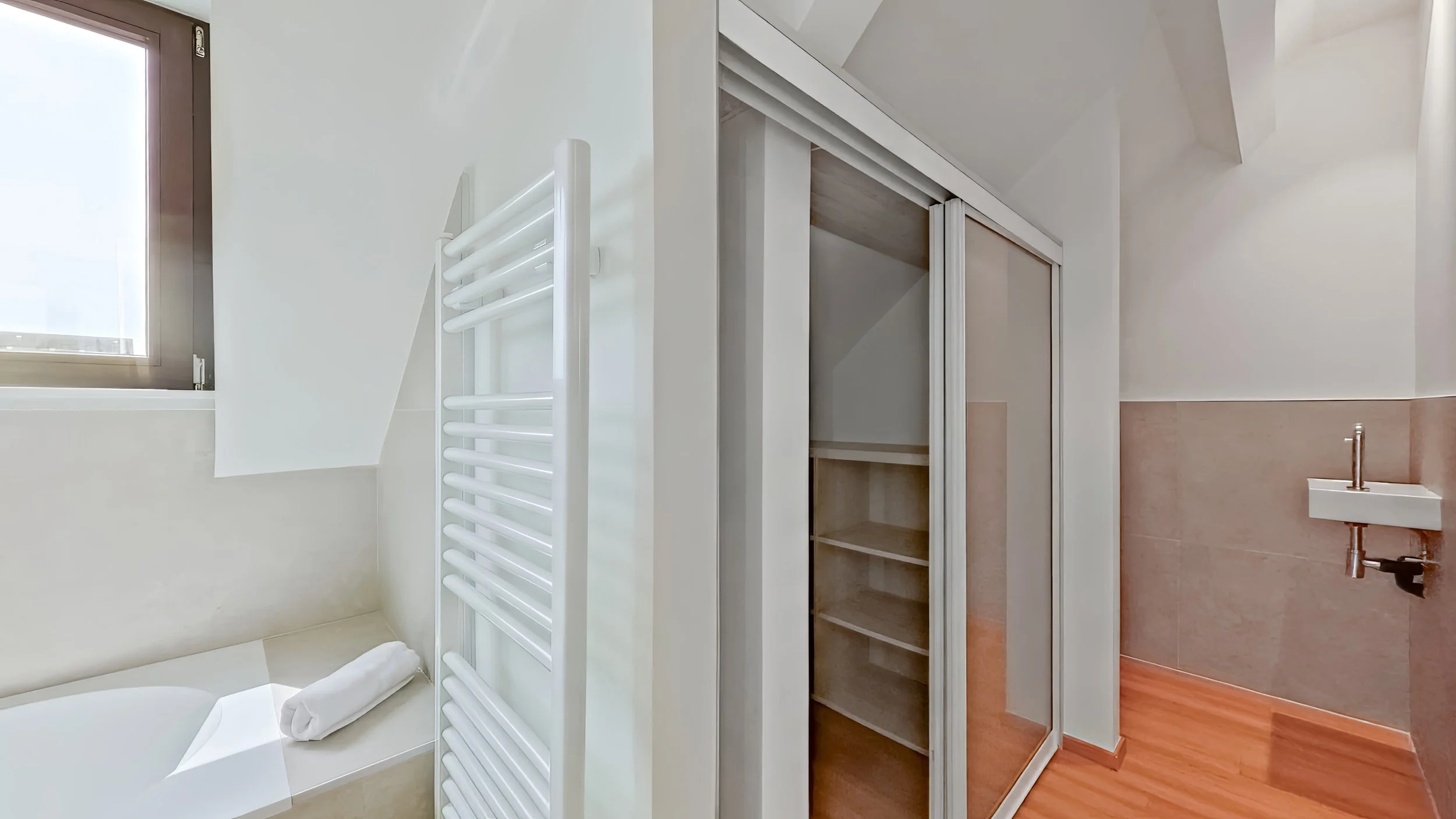 Bathroom Bed 3 (2)_edit.jpg