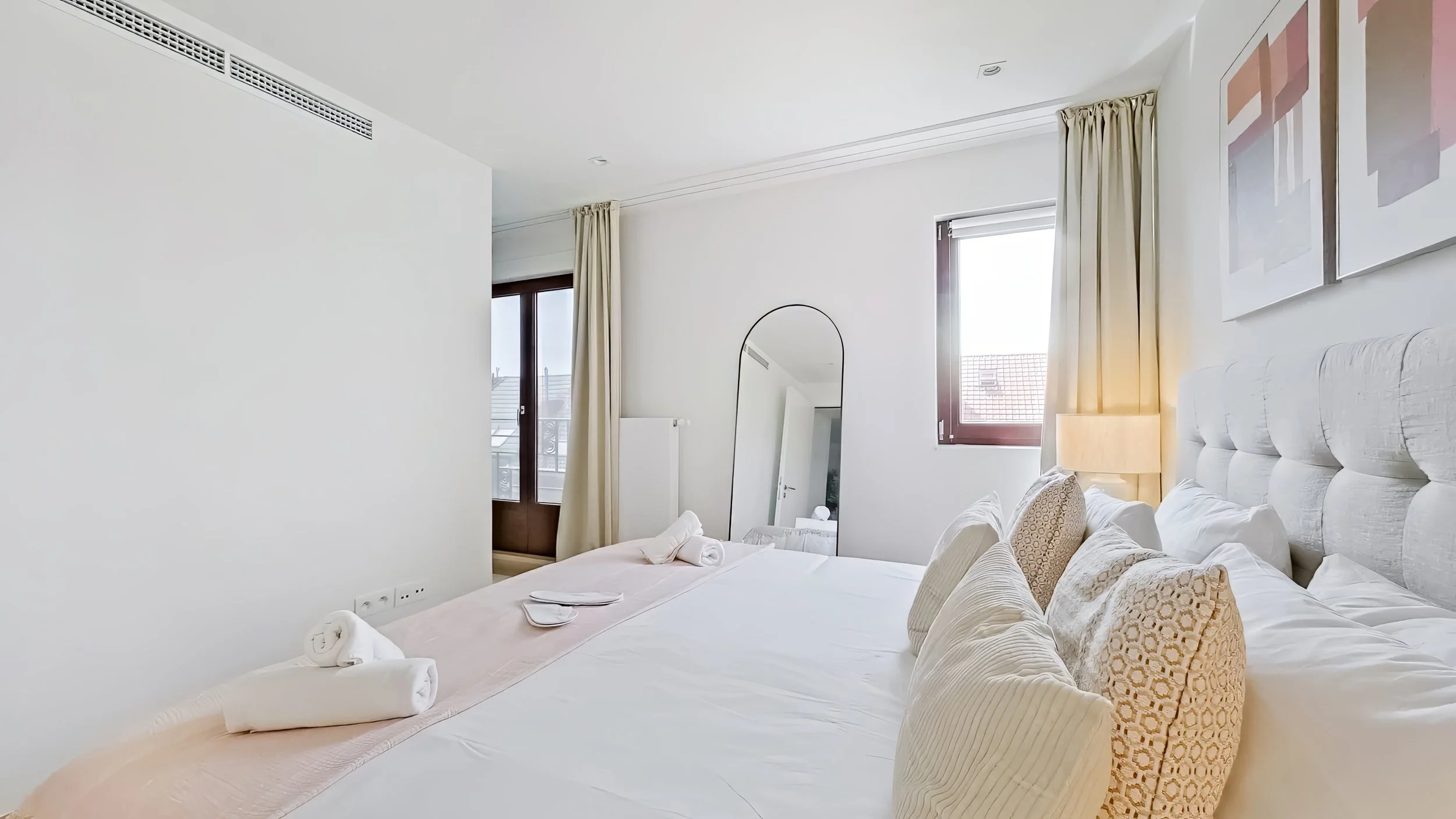 Bedroom 1 (4)_edit.jpg