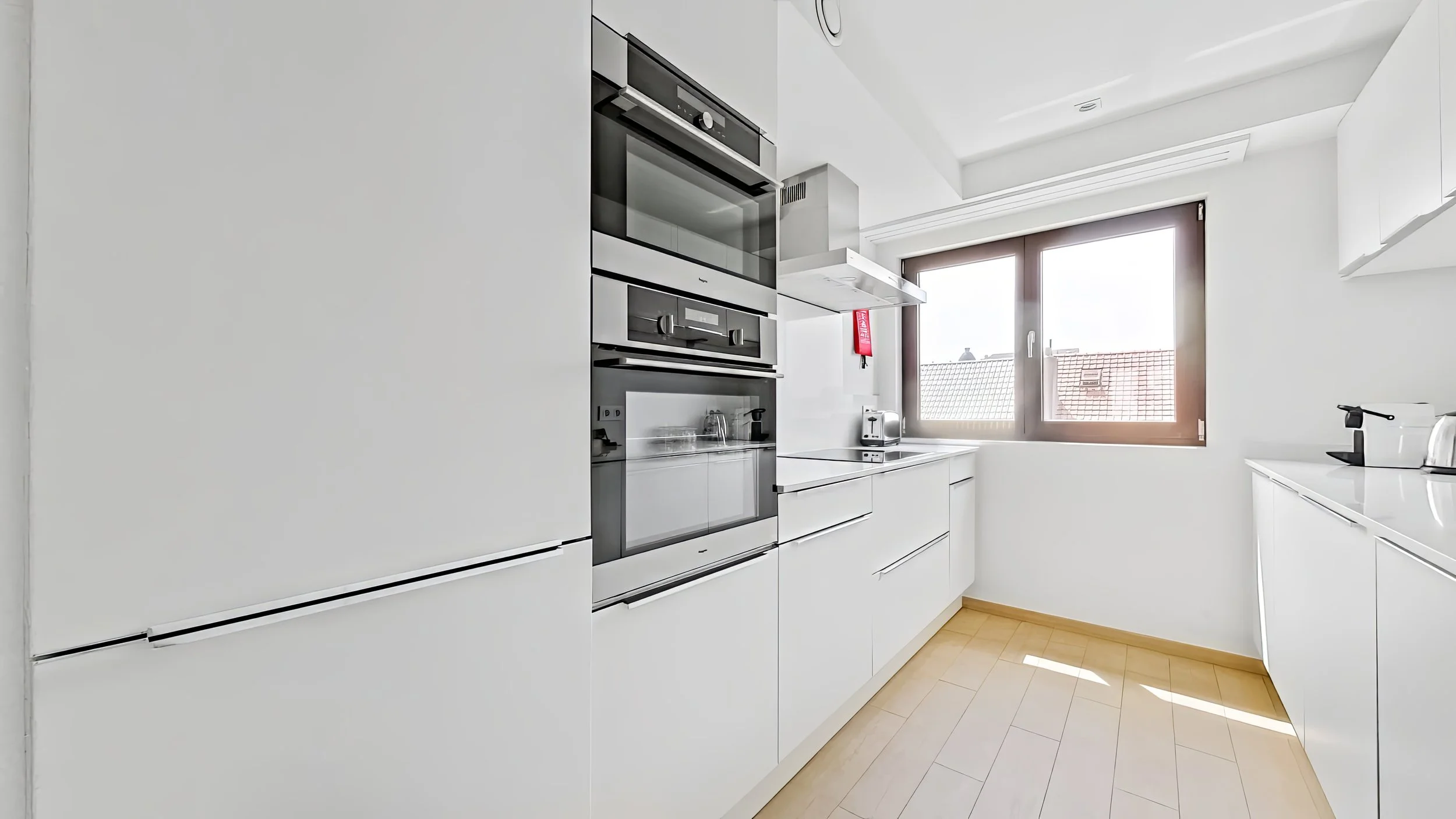 Kitchen (1)_edit.jpg