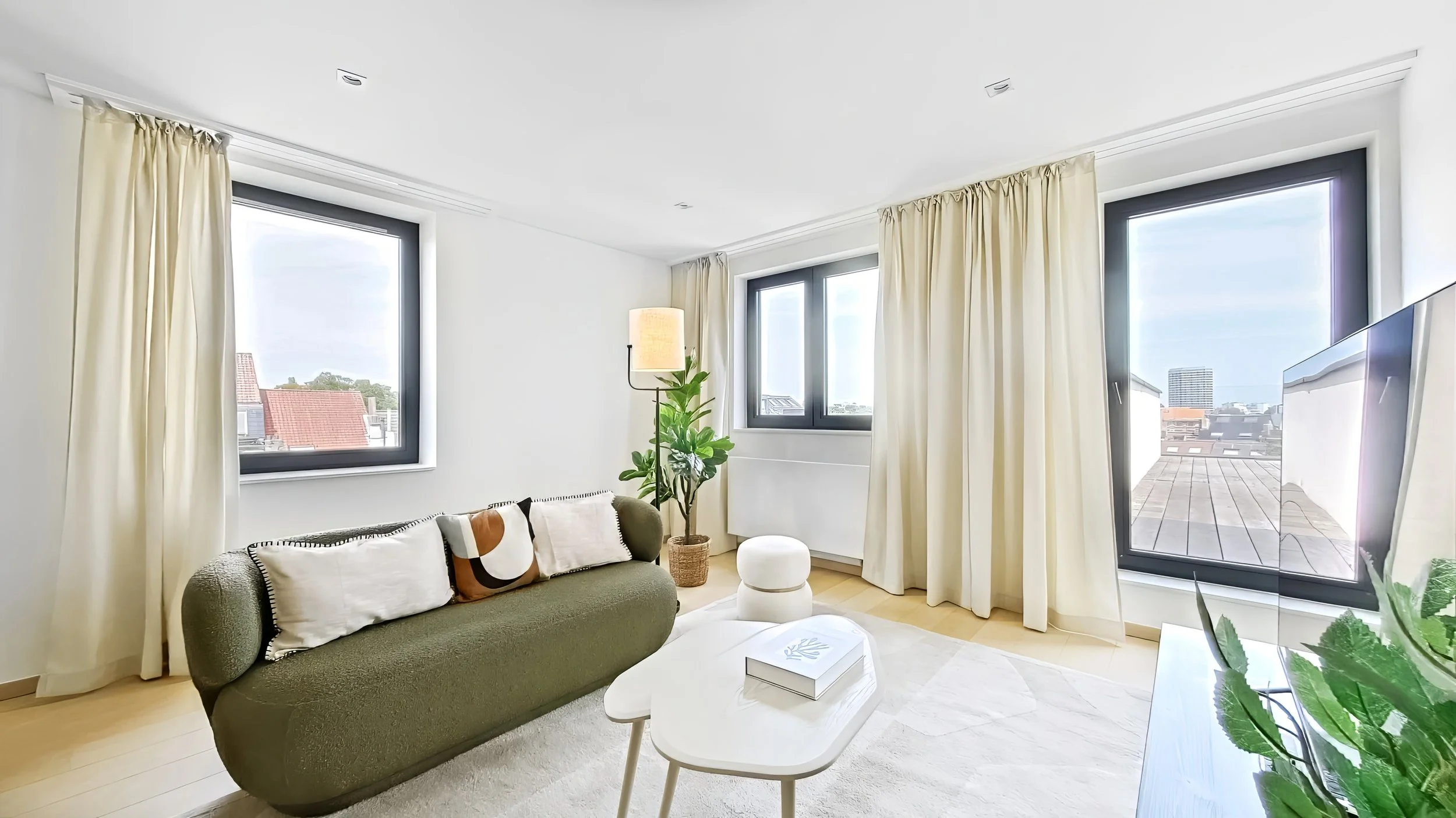 Living Room (6)_edit.jpg