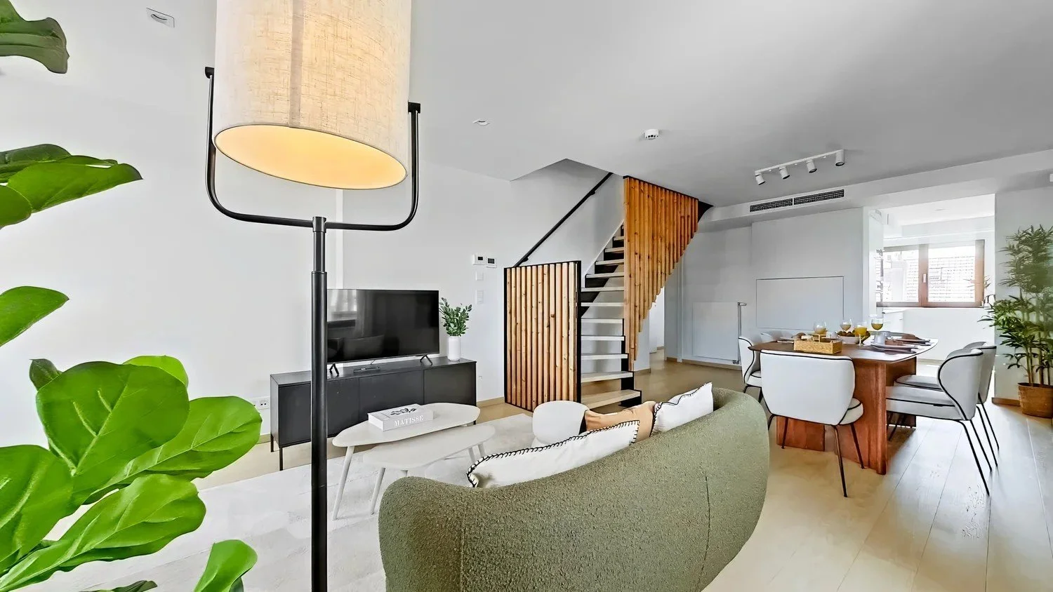 Reforme 501 - 3 bedroom apartment in Châtelain