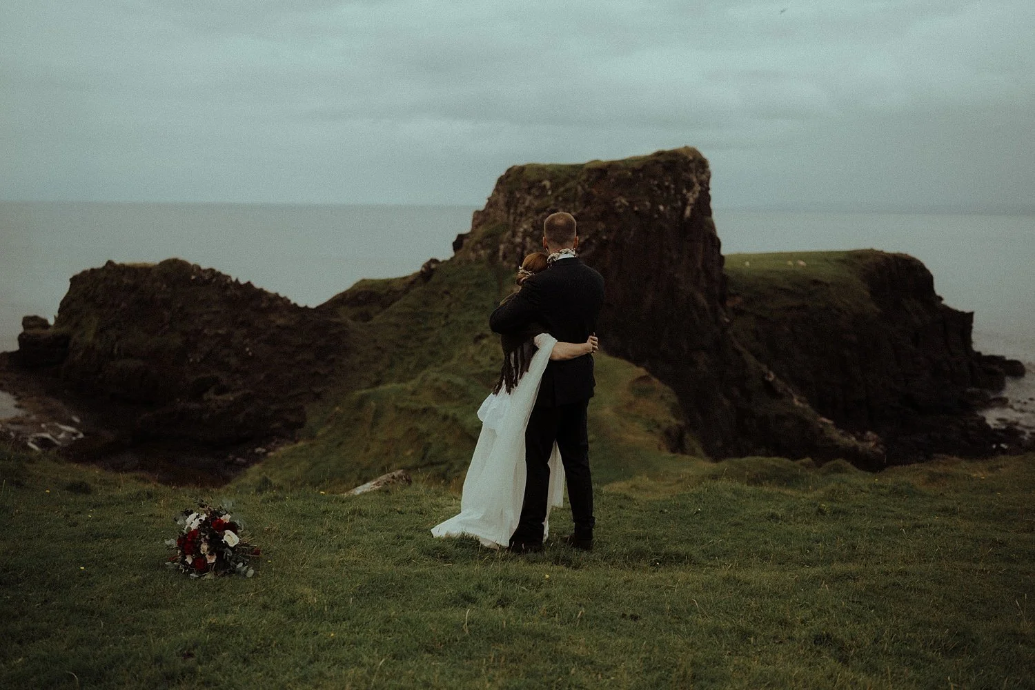 intimate-isle-of-skye-elopement-at-brothers-point_0009.jpg