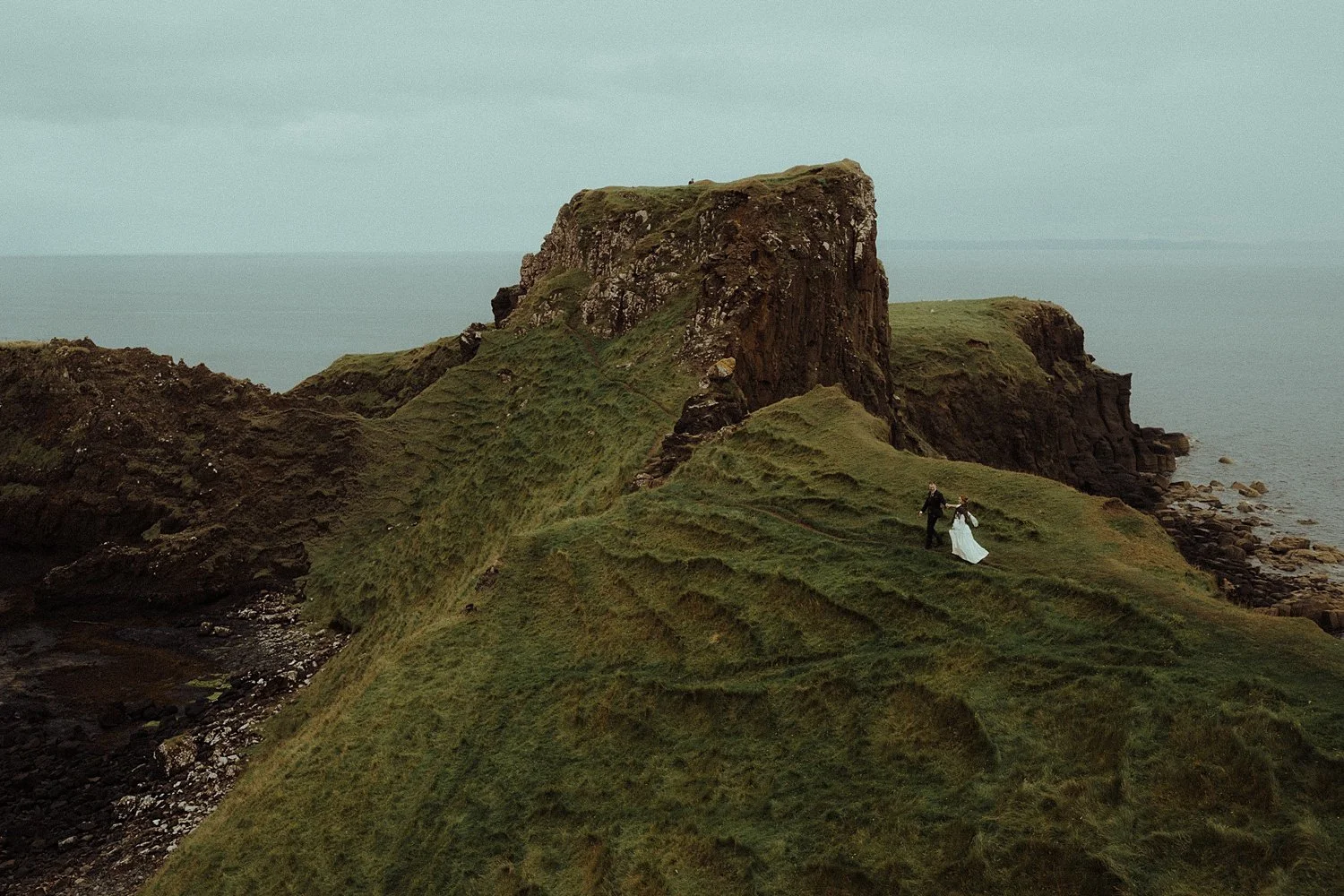 intimate-isle-of-skye-elopement-at-brothers-point_0012.jpg