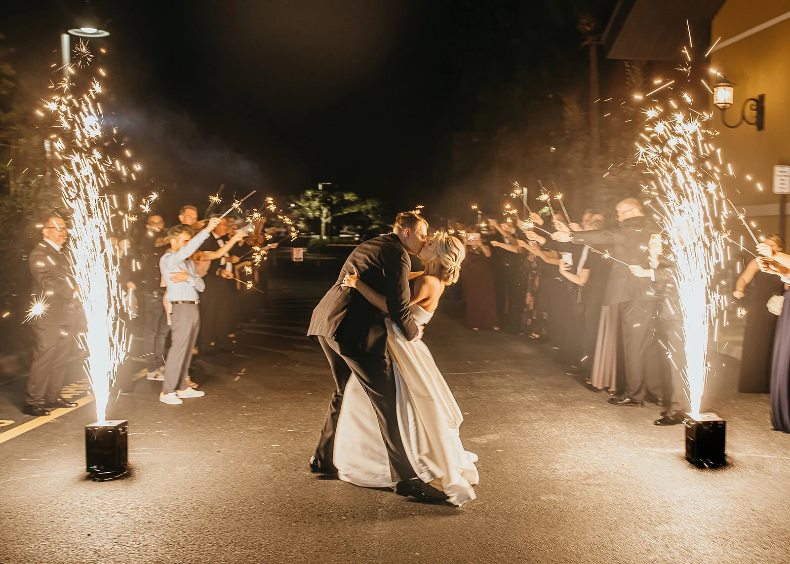 Orlando Wedding Photographer Rad Red Creative Wyndam Bonnet Creek Wedding
