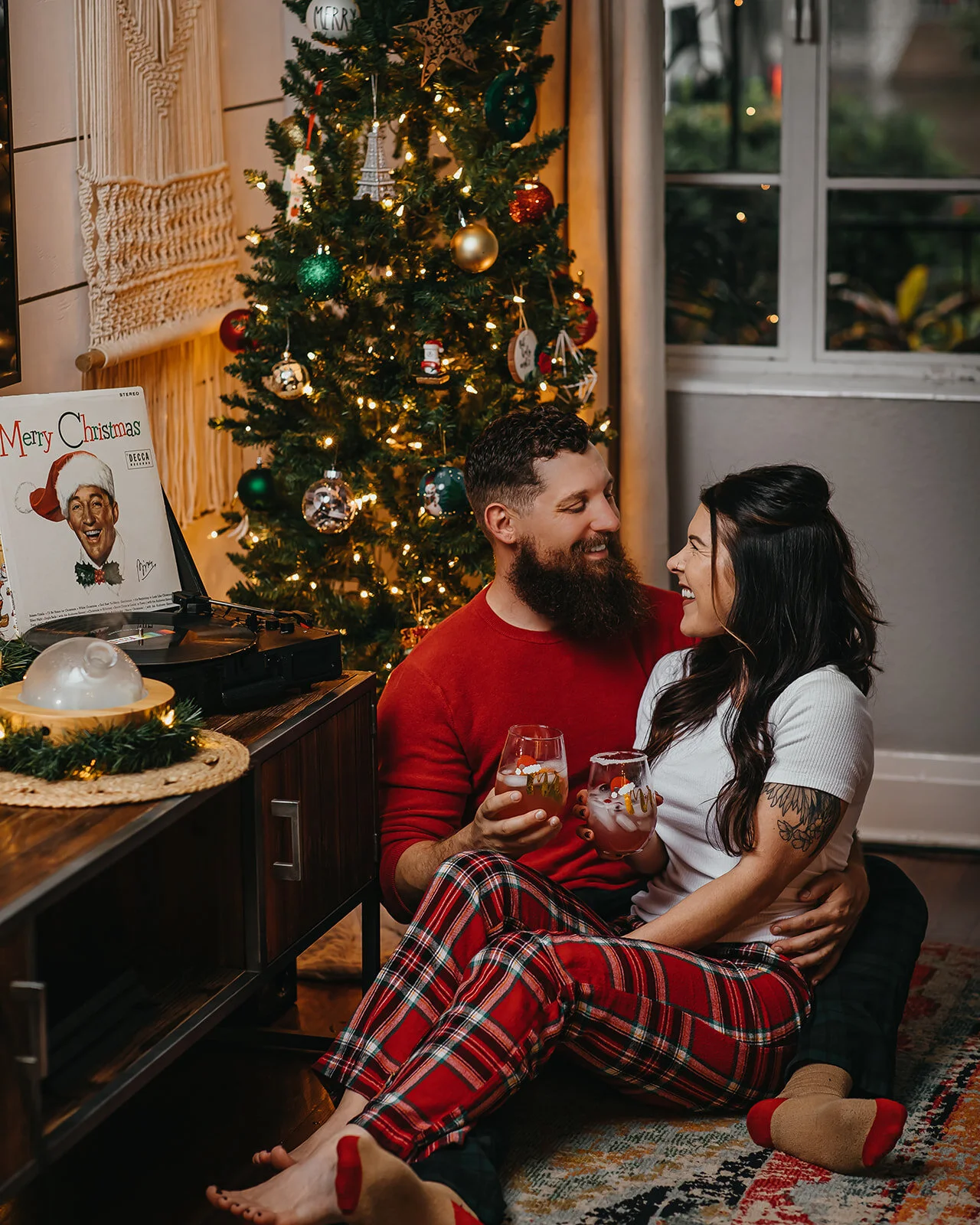 Rad Red Creative Tampa Wedding Photographer In Home Christmas Session
