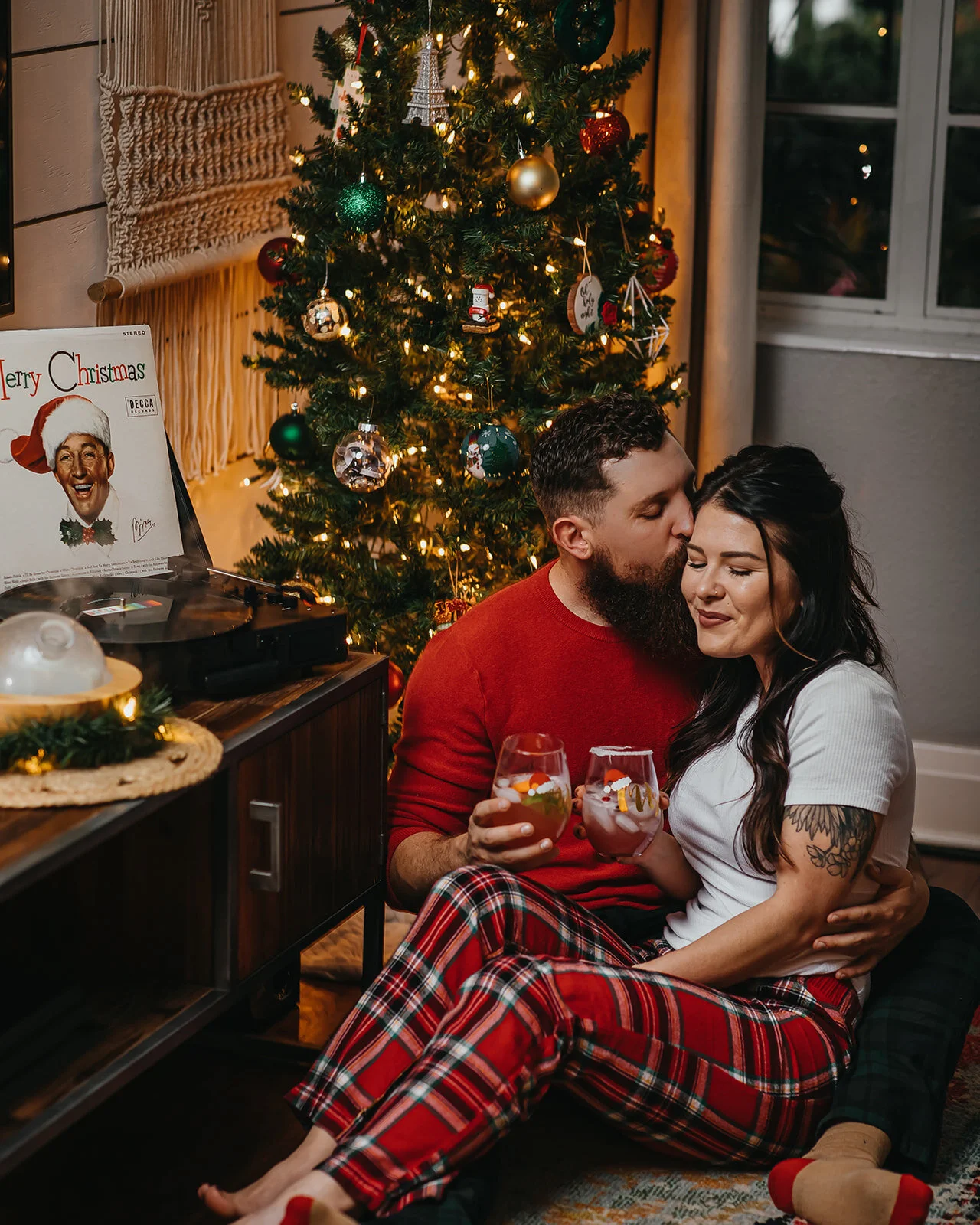 Rad Red Creative Tampa Wedding Photographer In Home Christmas Session