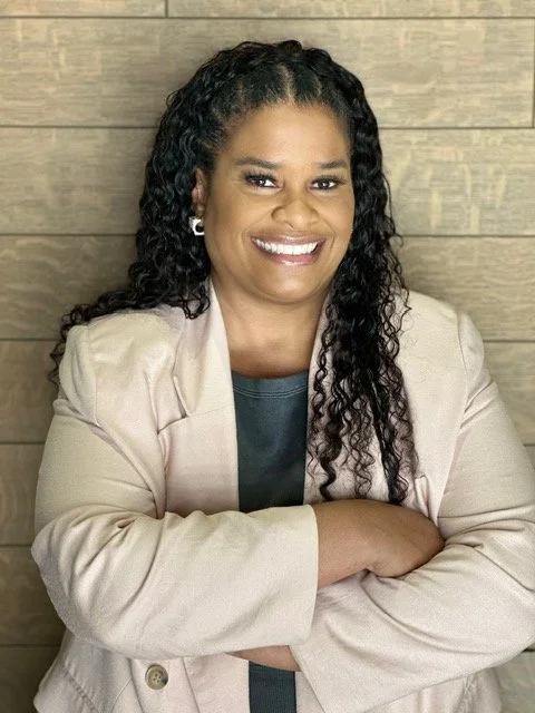 Shawndrell Lynch, founder of 7-Figure Side Brand — business coaching for professionals scaling a side hustle to 7 figures.