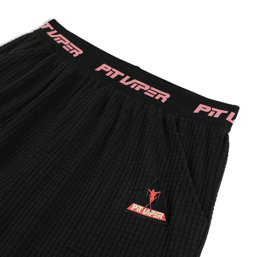 chris-cross-apres-bottom-detail.webp
