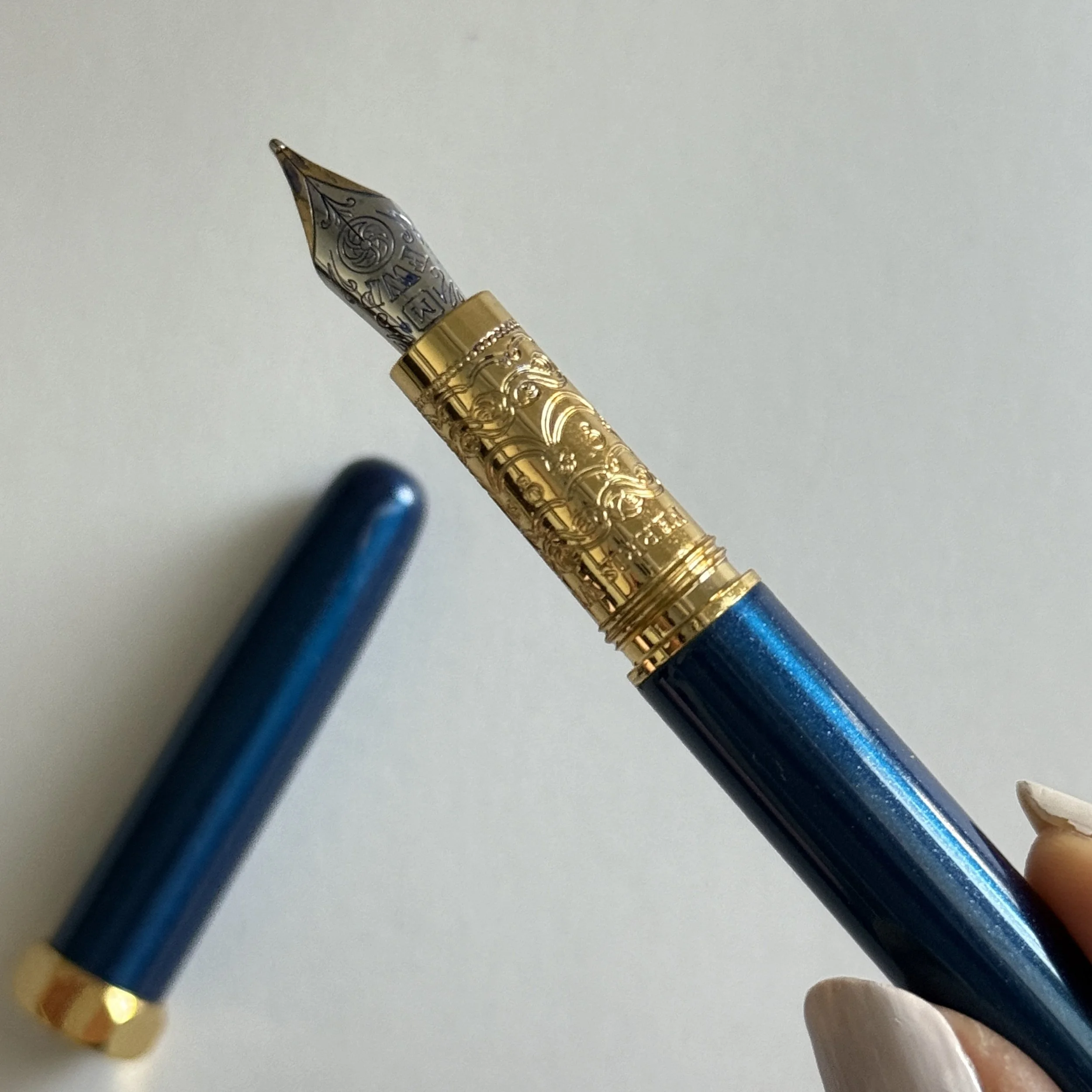 The Bijou Fountain Pen - Blue Revelry, a Review