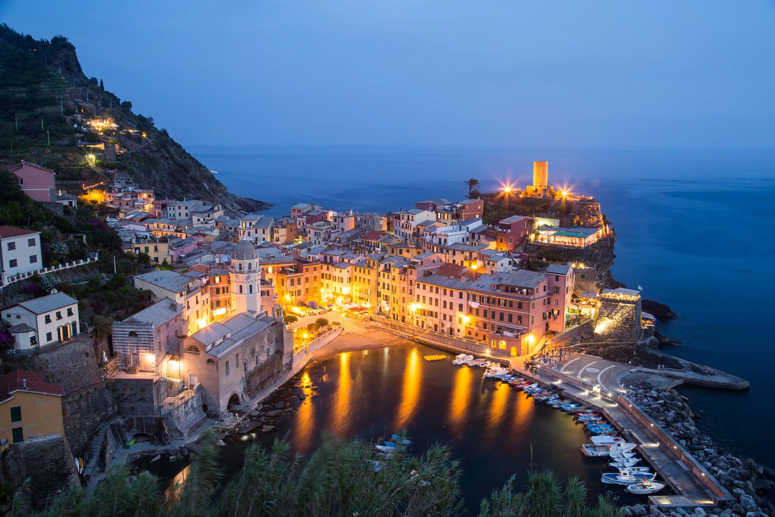 aerial-view-of-vernazza-charming-italian-town-in-la-spezia-liguria-italy-SBI-301086535.jpg