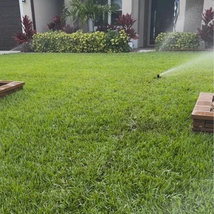 Sprinklers running, irrigation Punta Gorda, sprinkler service, irrigation contractor, sprinkler repair Venice, 