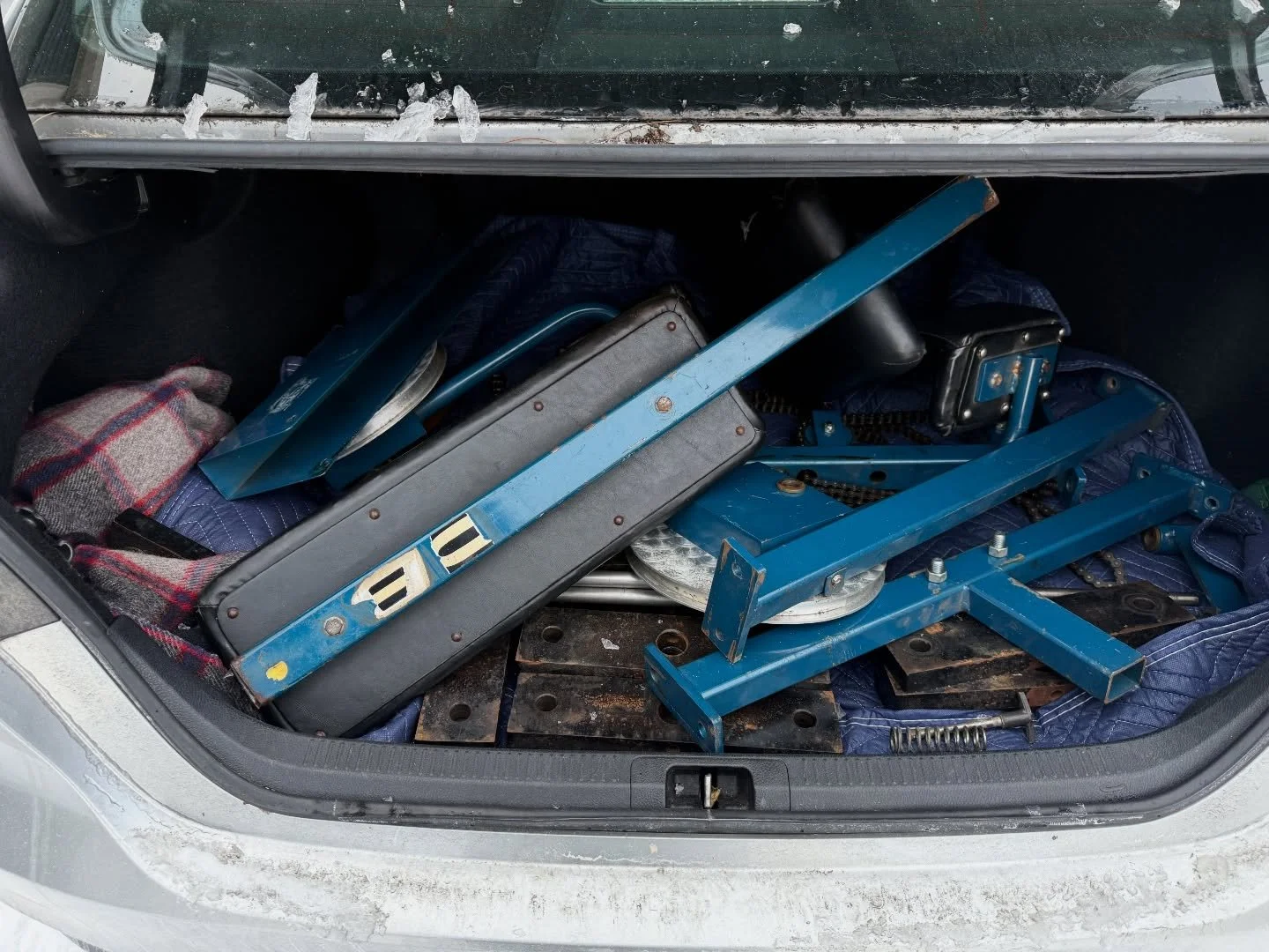 Where there&rsquo;s a will (and lack of a trailer) there is a way! Making room at BDS new location for some amazing new MedX pieces and for our carpet to go down tomorrow!

I&rsquo;ll need my own Full Body Reset tomorrow after doing this one! 

Who k