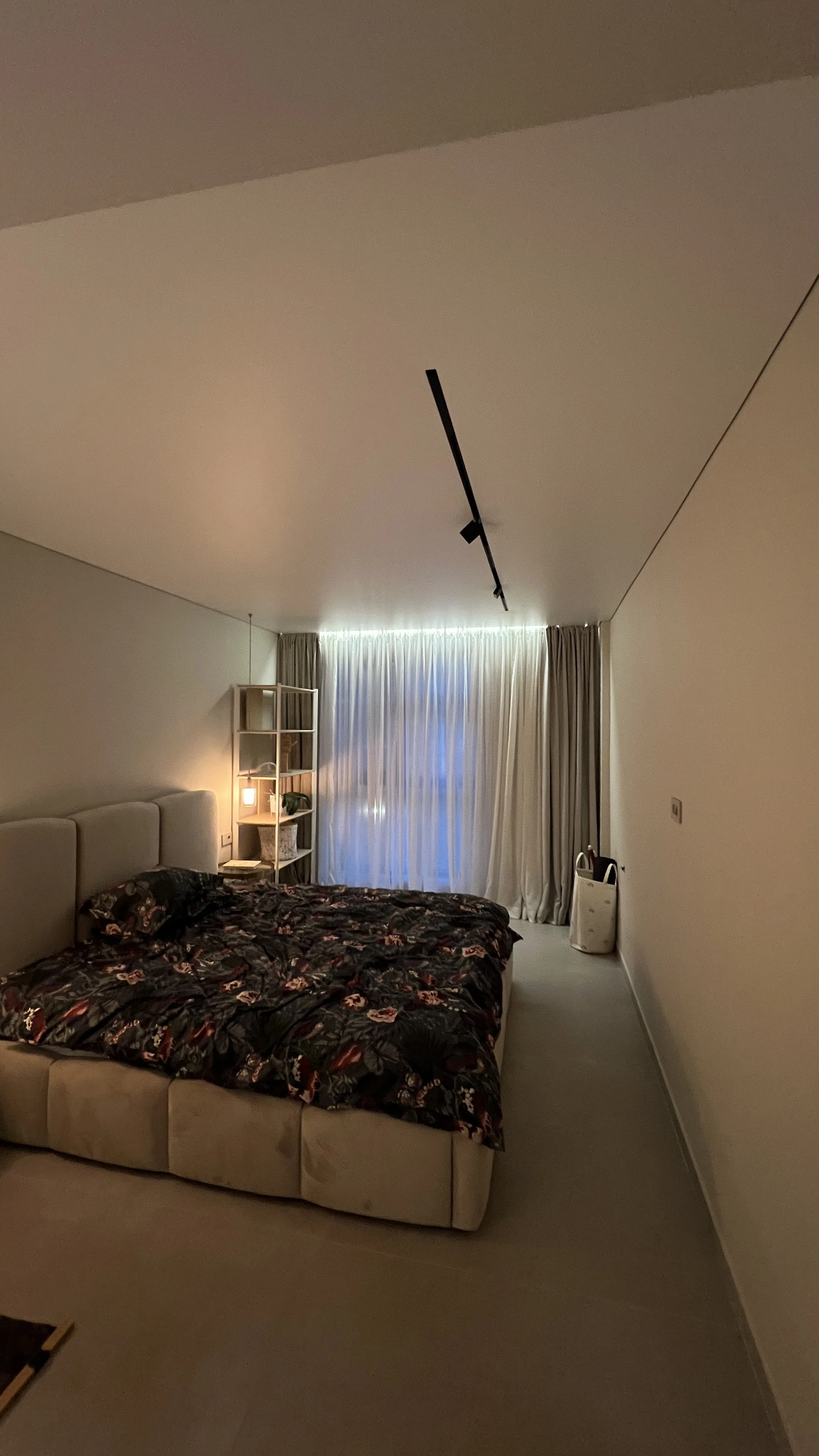 Премиум опънат (окачен) таван Full Light и светлинни линии – EcoCeiling