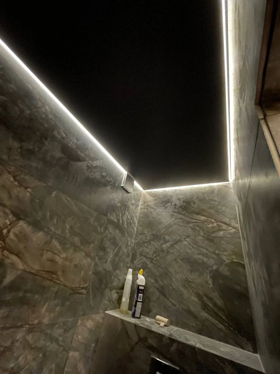 Команда EcoCeiling — работа в Болгарии, монтажники натяжных потолков и освещения