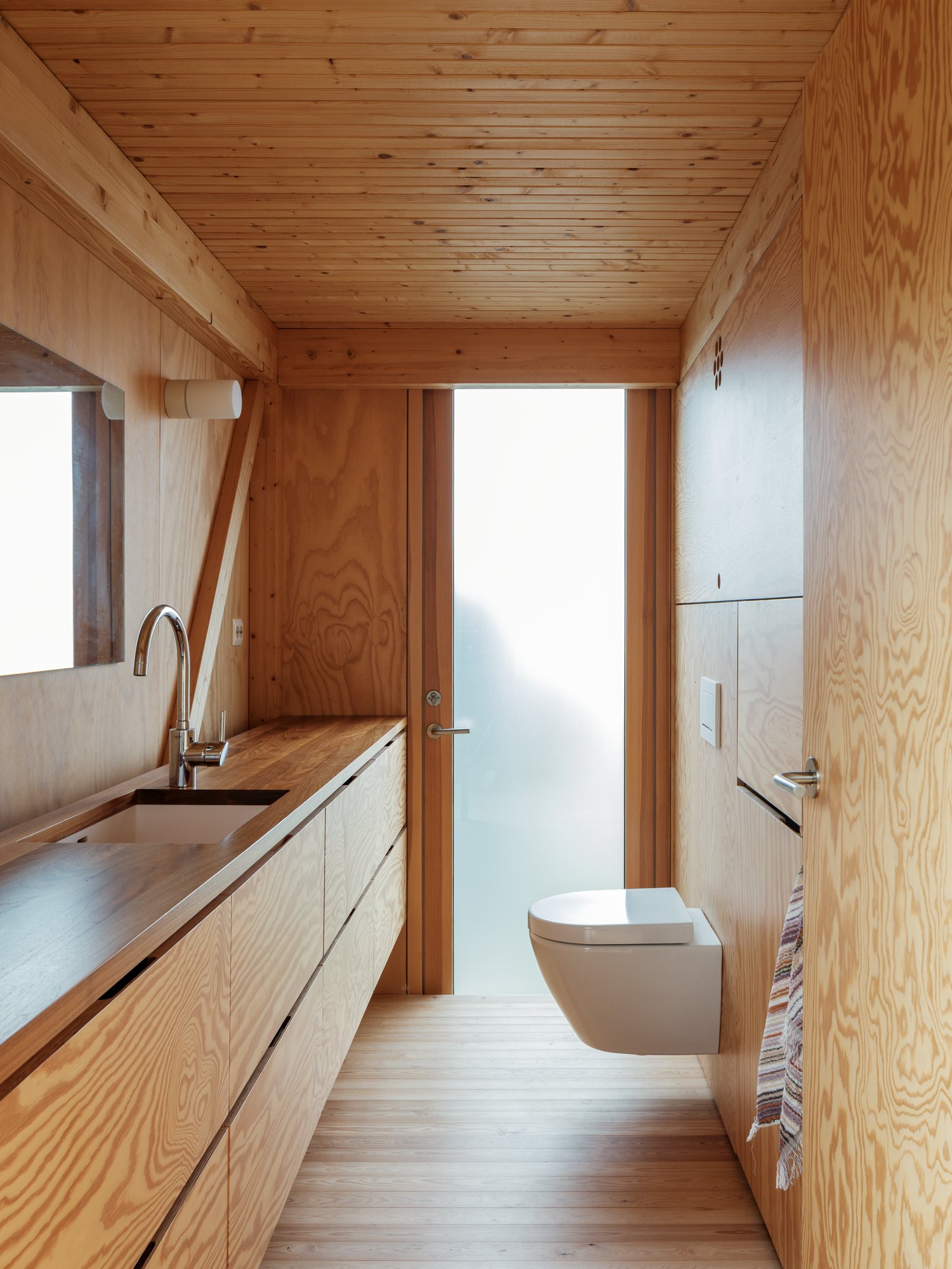 Ersland Cabin_18.jpg