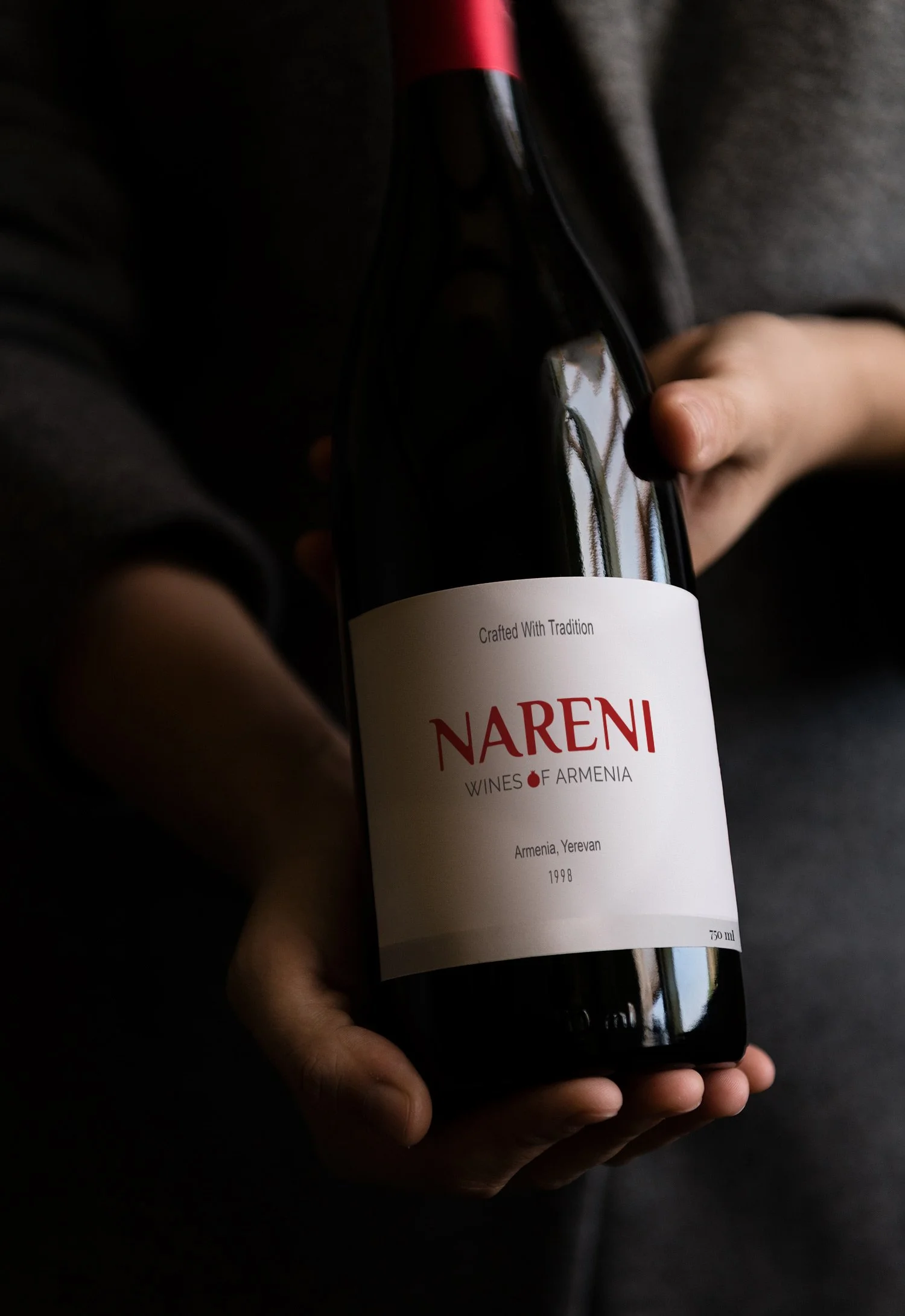 Nareni-Wine-bottle-mockup.jpg