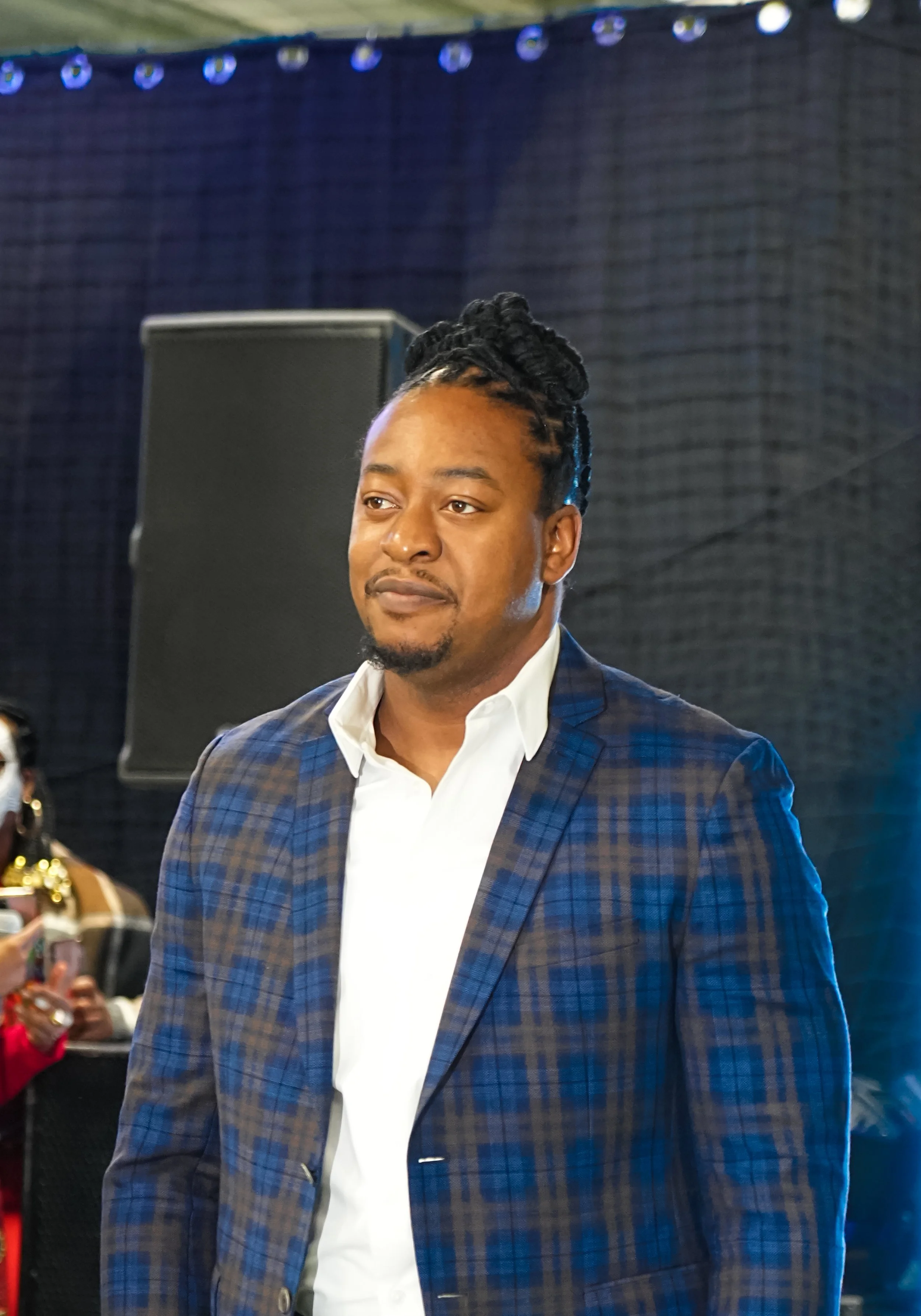 LOC 22 MAIN SHOW_-106.JPG
