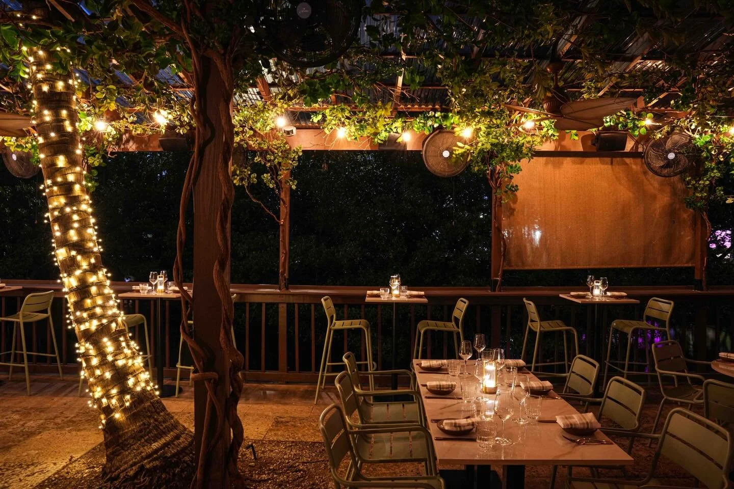 We love bringing our favorite people together for intimate moments around the table at #LasLapMiami. Every detail matters to us.