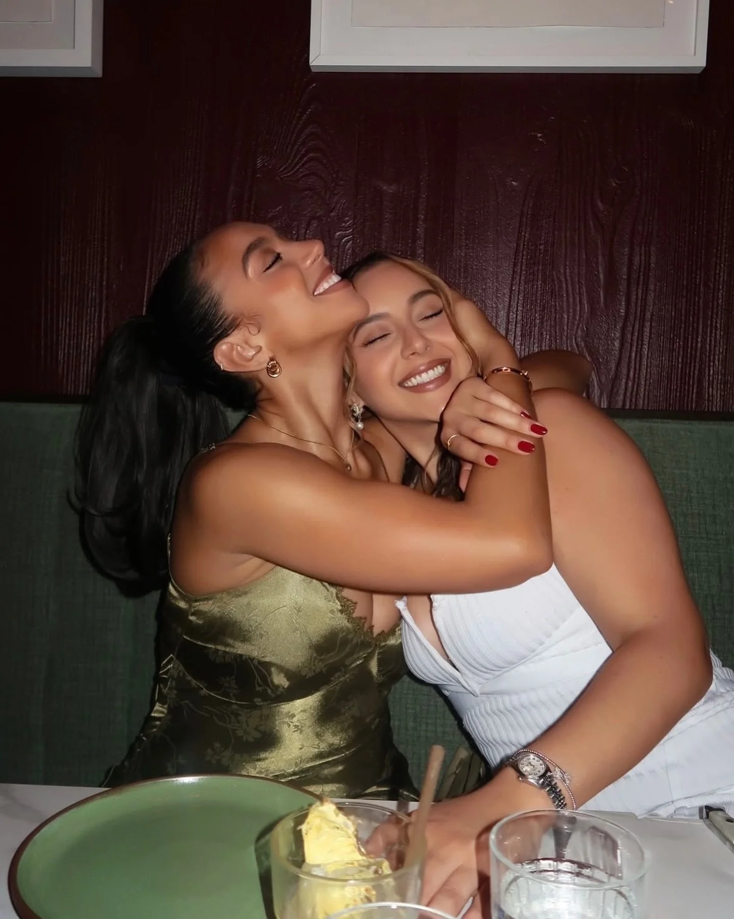 This is the energy we love around here, shareable bites, elevated mixology, and friends who turn ordinary moments into memorable experiences. #LasLapMiami
📸: @onlynicoleross