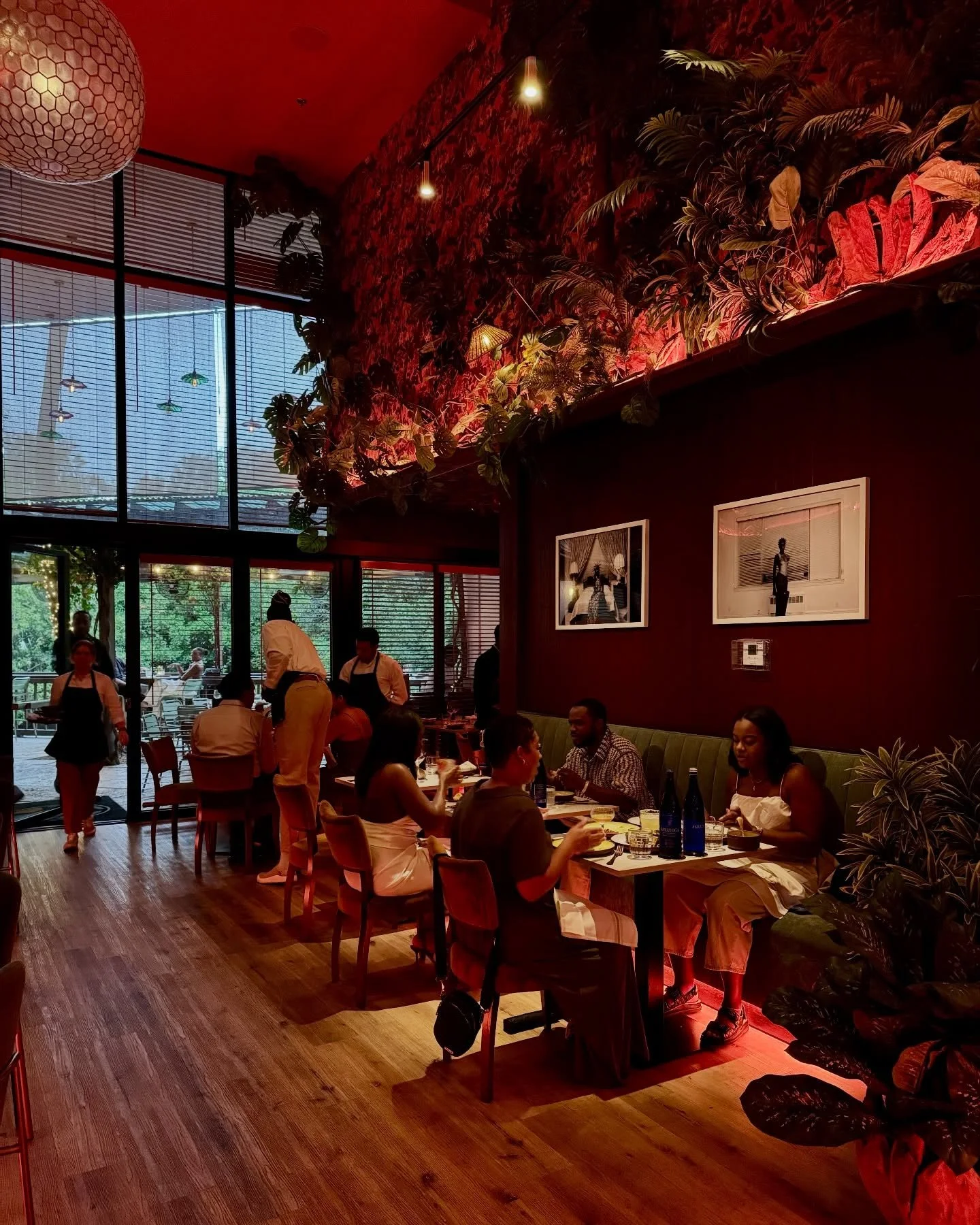 Our favorite nights start in the lobby with $7 drink specials during Happy Hour, followed by a wholesome dinner with shareable dishes, a good playlist, and a table that keeps growing. And if it&rsquo;s the weekend, we all head to the rooftop for a fu