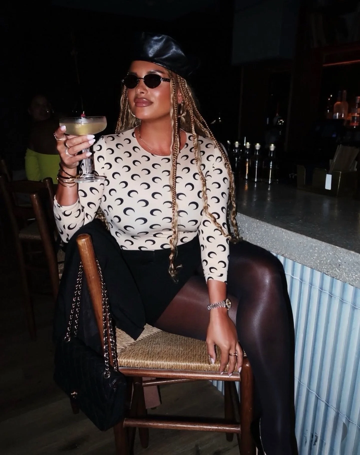 Sometimes the best part of the night happens before we even enter the restaurant. A drink at @lapcafeandvinylbar, Afro beats playing in the background, and interesting conversations are all part of the energy at #LasLapMiami 

📸: @joytaylortalks