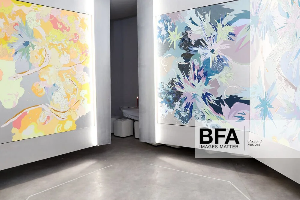 Algo Más de Lola immersive art installation during Mexico City Art Week, with contemporary artwork filling a white gallery space.