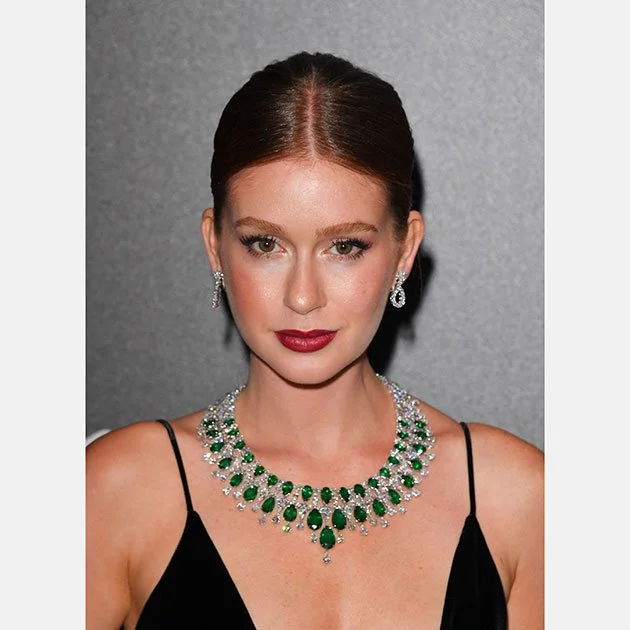 Marina Ruy Barbosa wearing an emerald Chopard necklace