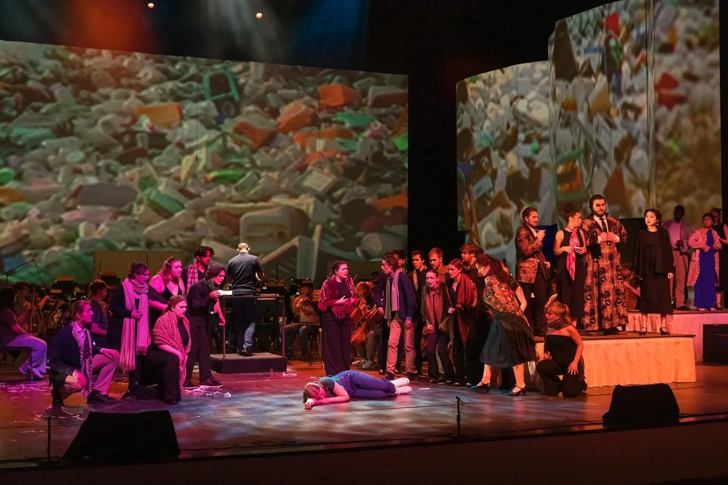 This past weekend I performed in my first Opera Chorus here at IU! Being a part of this wonderful production of Ravel&rsquo;s &ldquo;L&rsquo;Enfant et les Sortileges&rdquo; was so much fun and I enjoyed every minute of it❤️

📸: Samantha Smith &amp; 