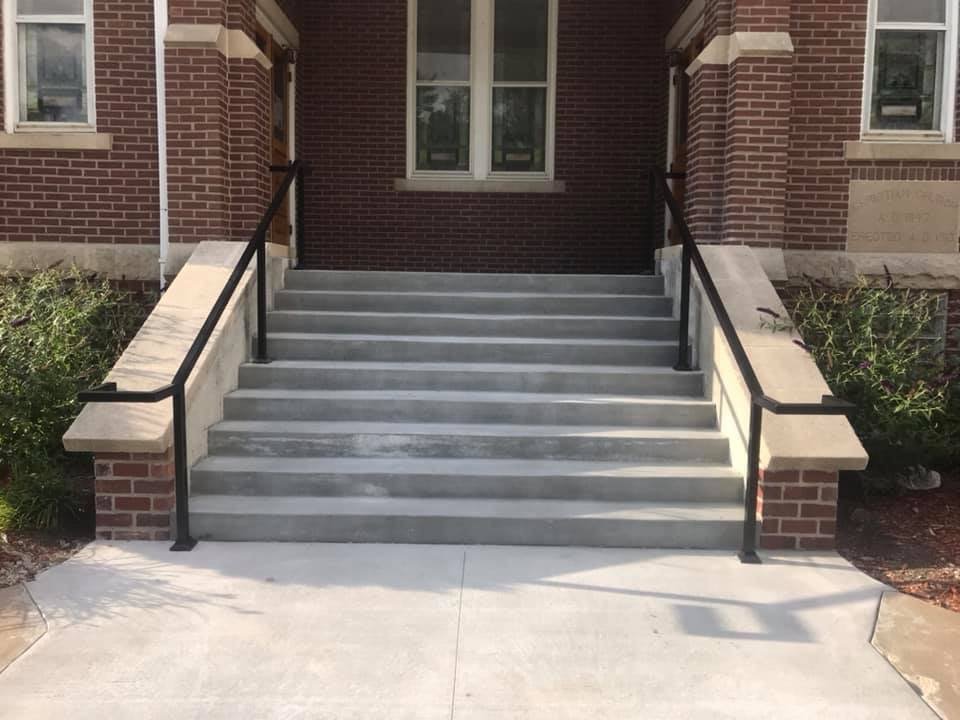 Fabricated and installed a custom steel railing for a church entryway. Durable and code-compliant solution for high-traffic areas.