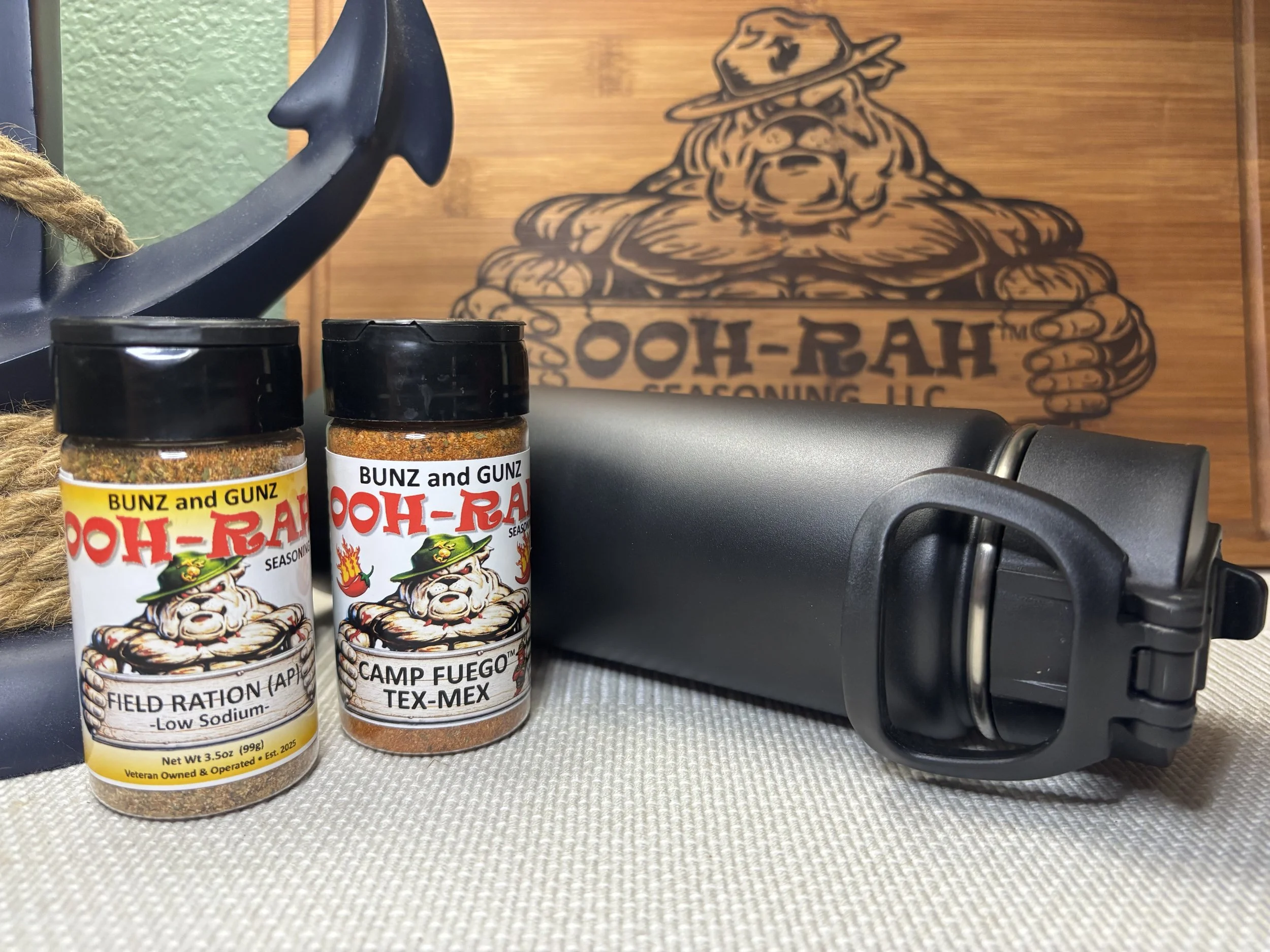 HYDRATION COMMAND PACK – 22oz Insulated Bottle + 2 Seasonings