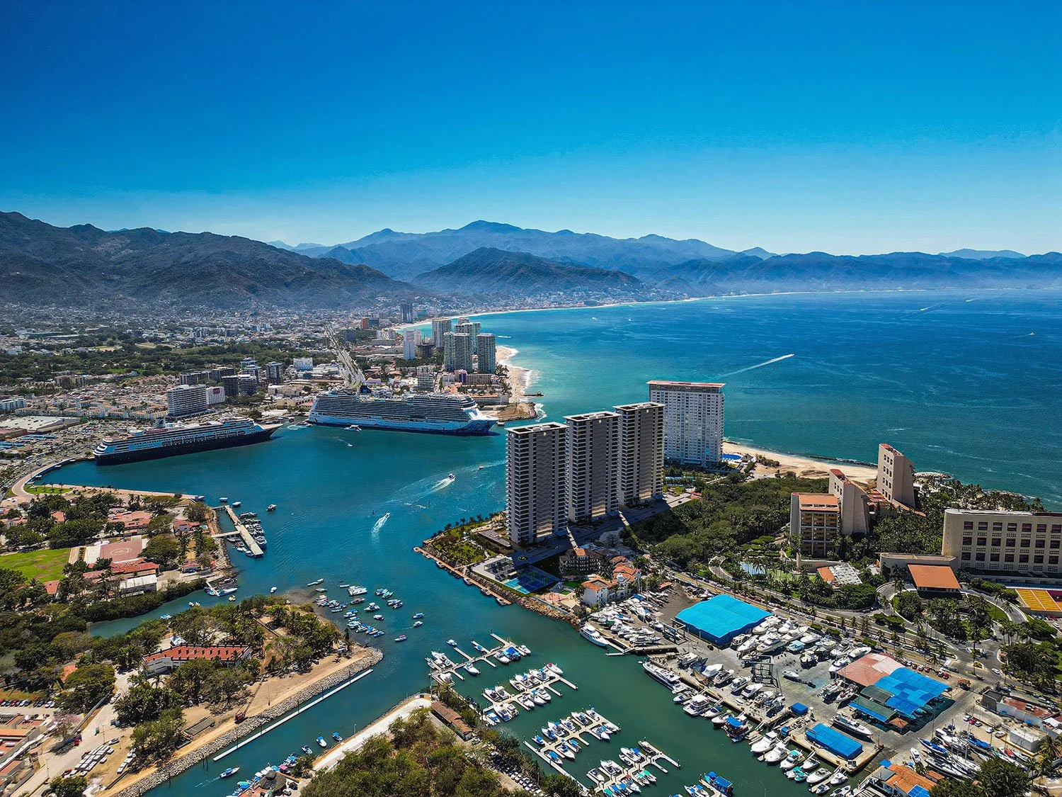 Marina Towers <p class="sqsrte-small" style="font-size:0.6em">Puerto Vallarta</p>