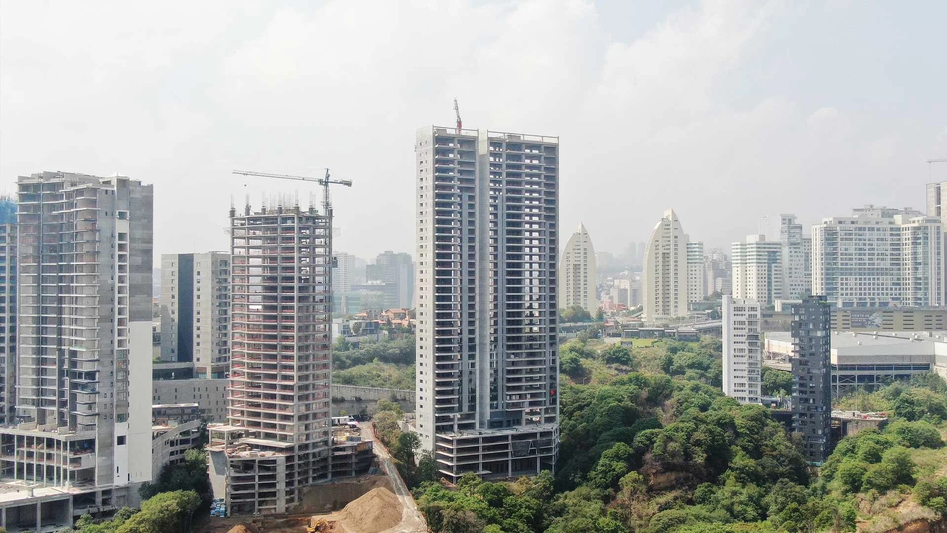 Parallel Residences <p class="sqsrte-small" style="font-size:0.6em">Huixquilucan</p>