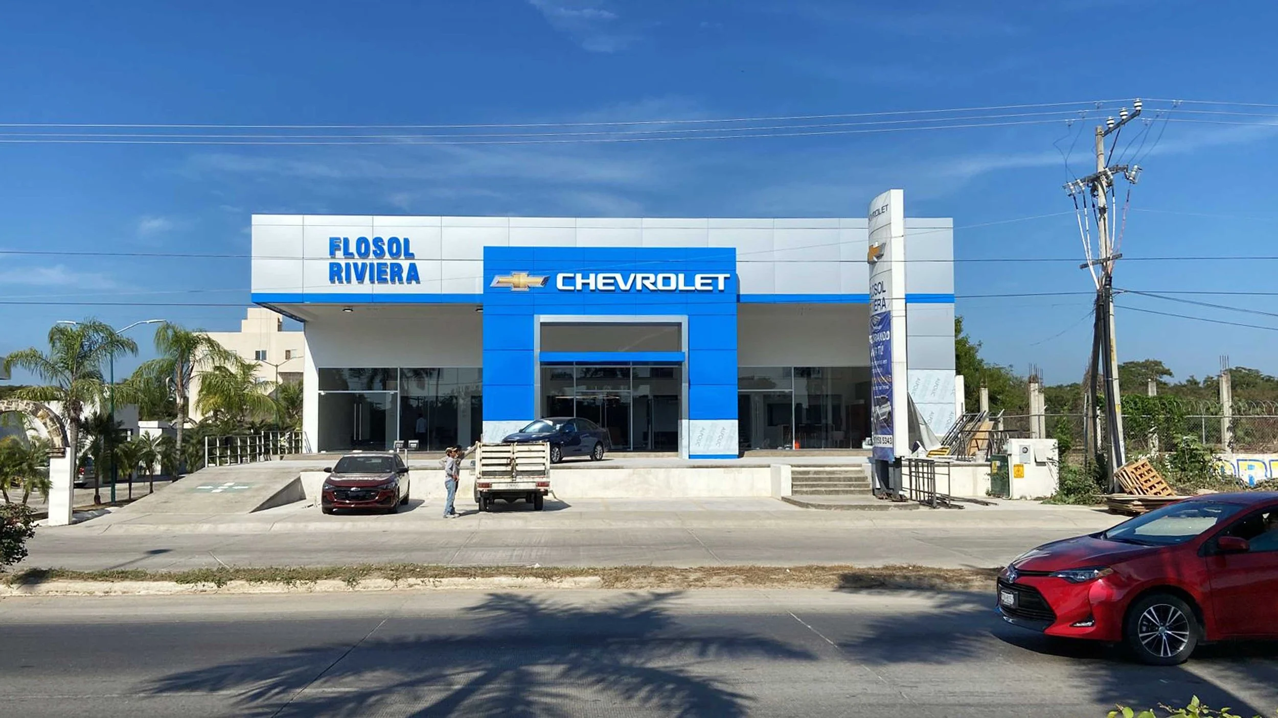 Chevrolet Riviera <p class="sqsrte-small" style="font-size:0.6em">Bahía de Banderas</p>