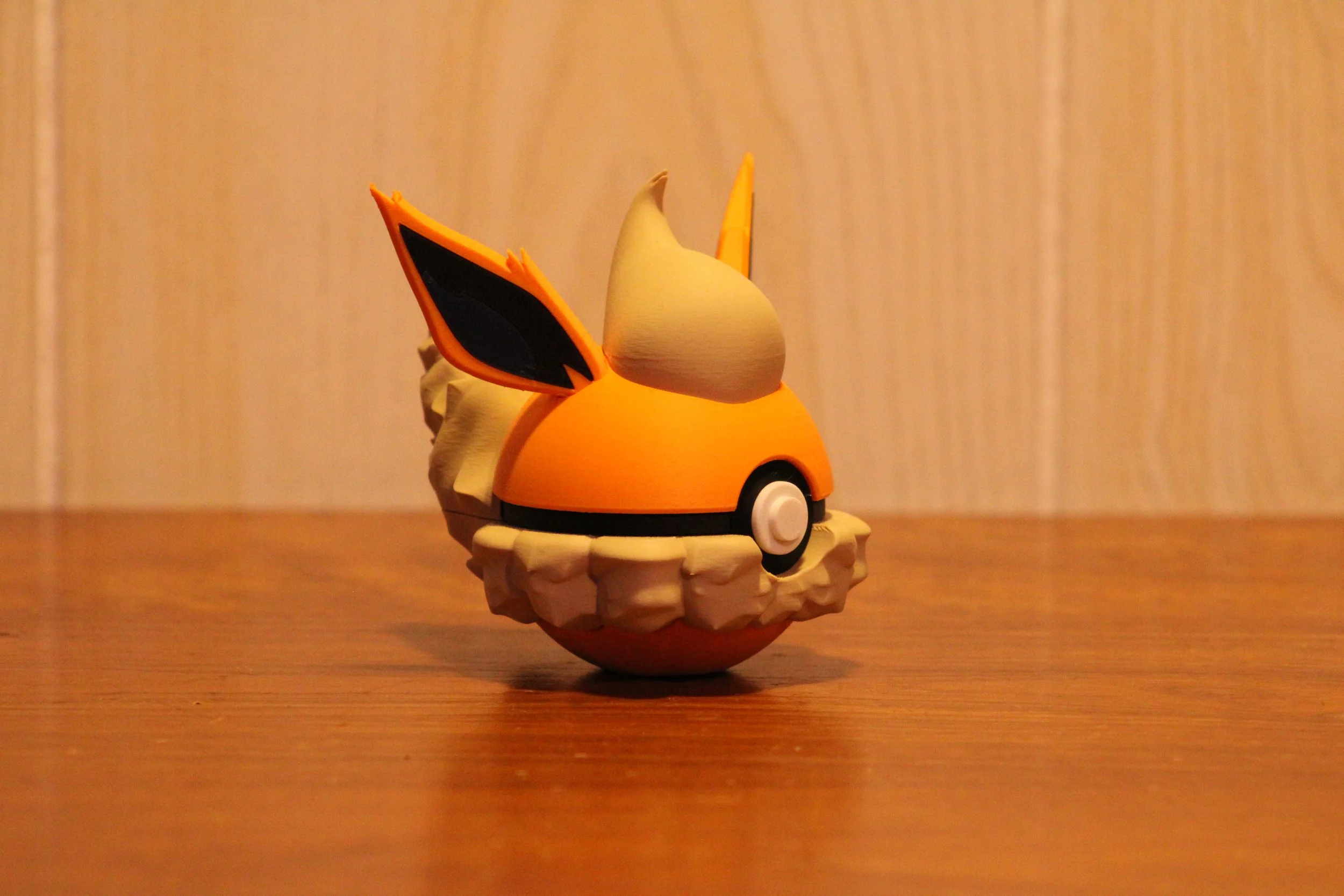 #0136 - Flareon inspired Pokéball Collectable