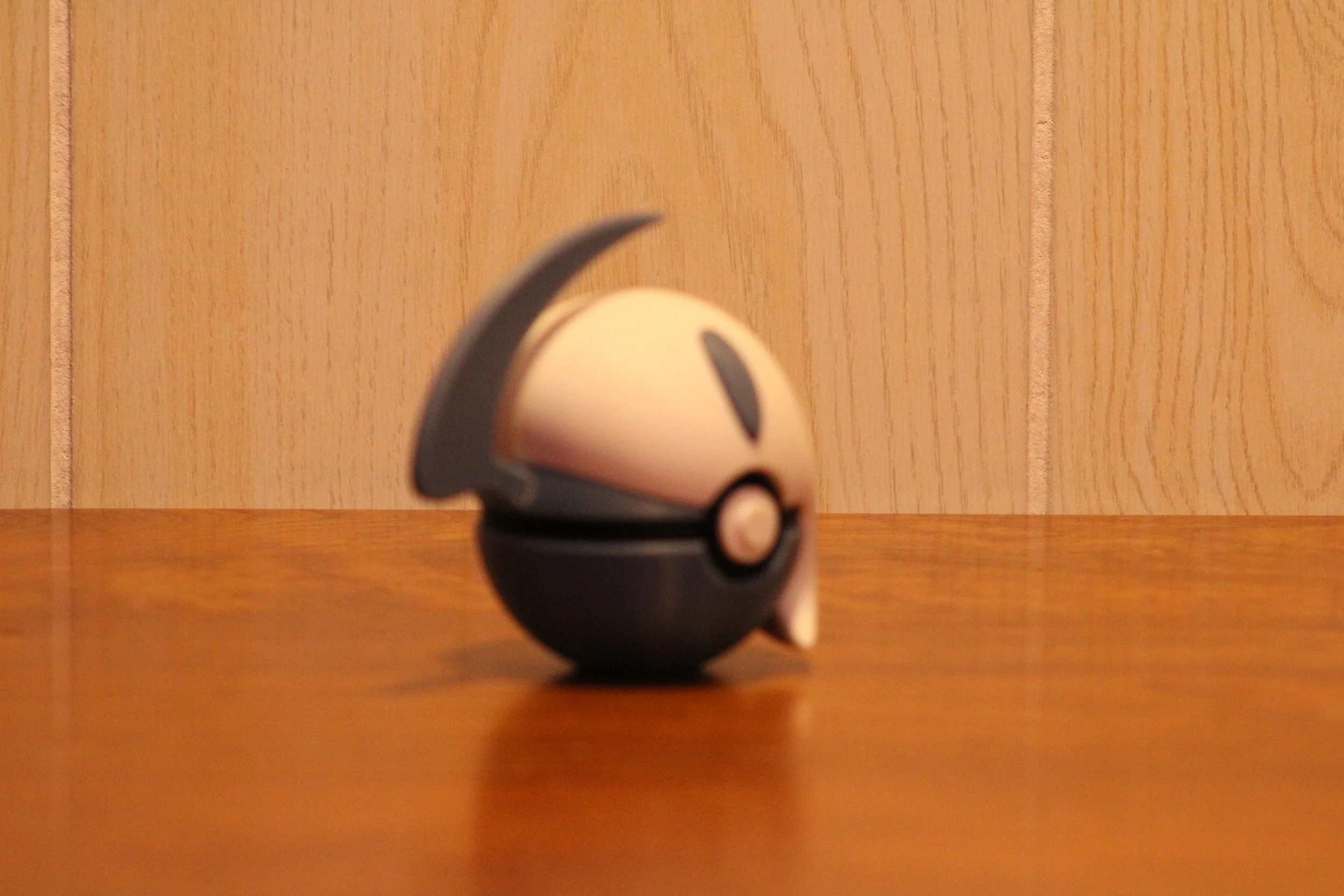 #0359 - Absol inspired Pokéball Collectable