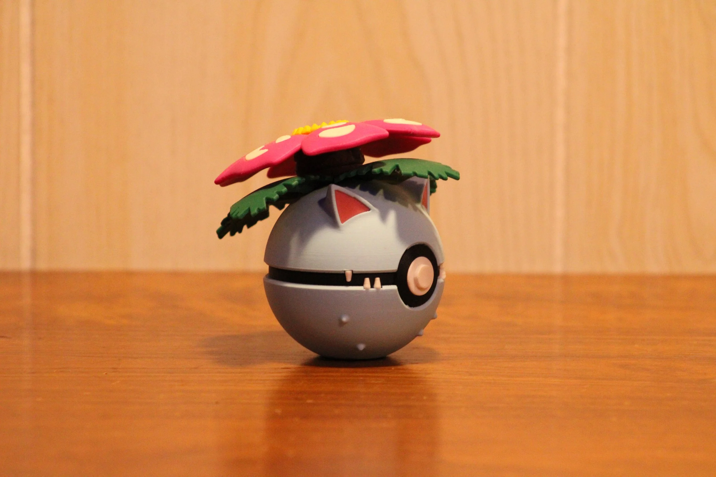 #0003 - Venusaur inspired Pokéball Collectable