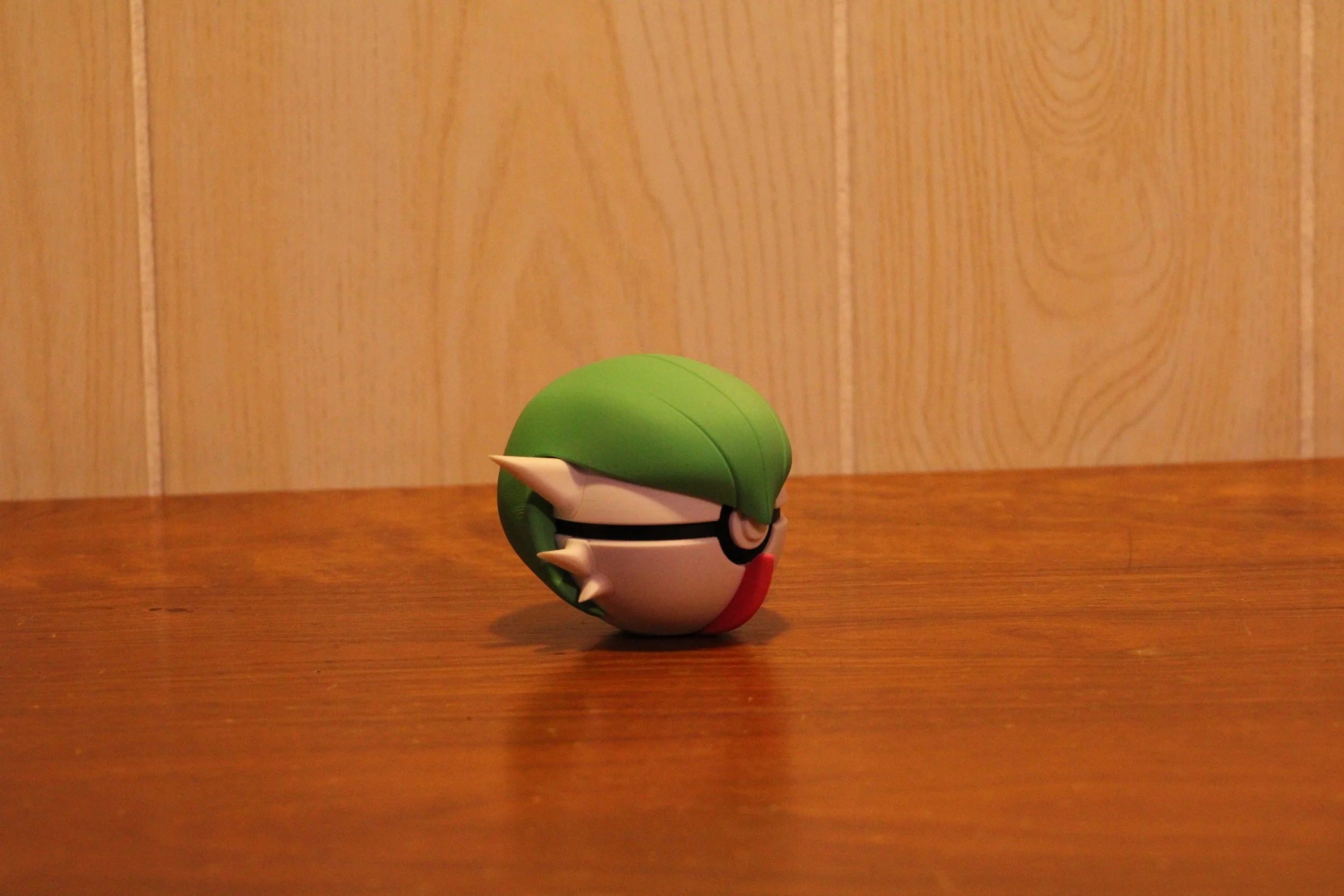 #0282 - Gardivoir inspired Pokéball Collectable