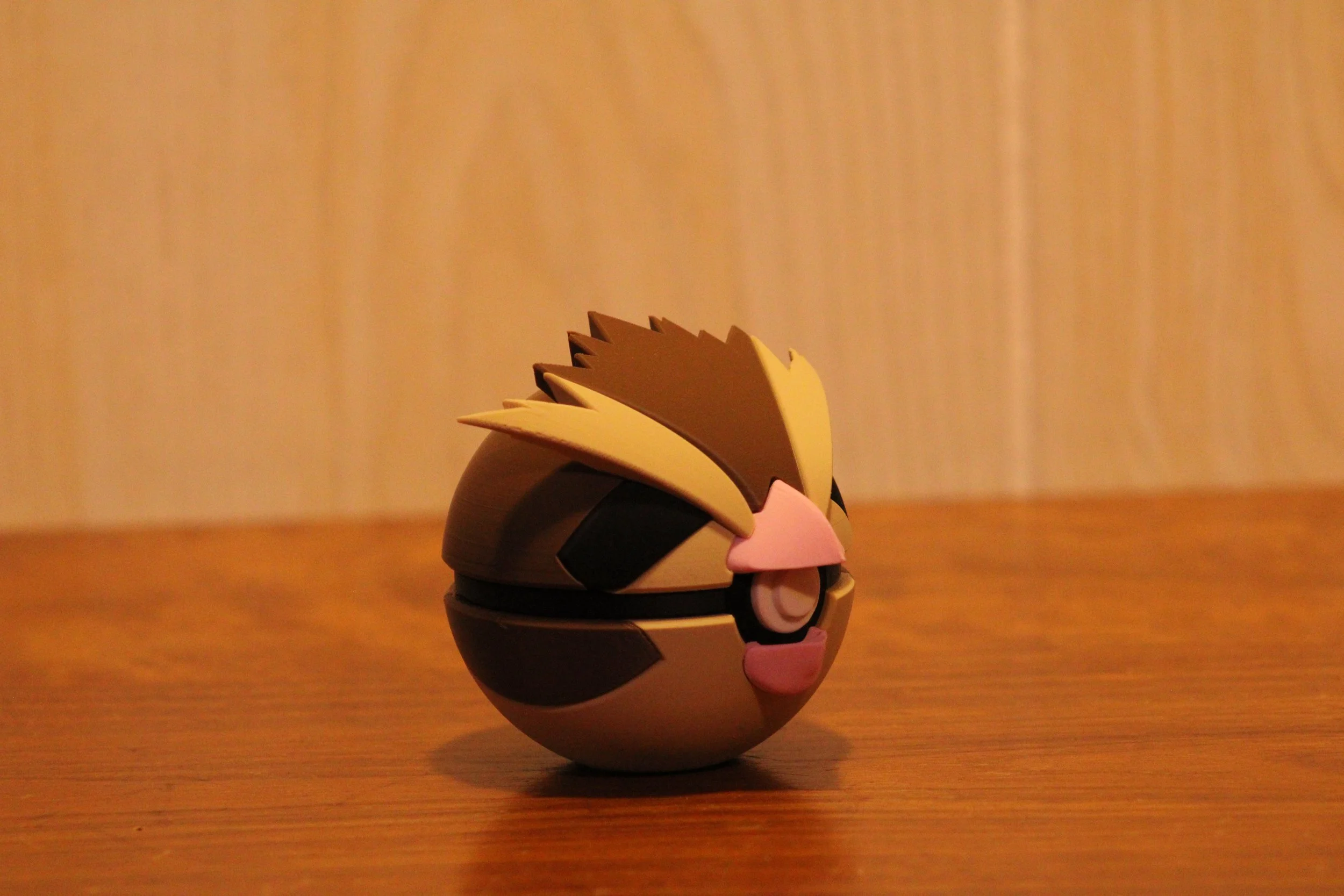 #0016 - Pidgey inspired Pokéball Collectable